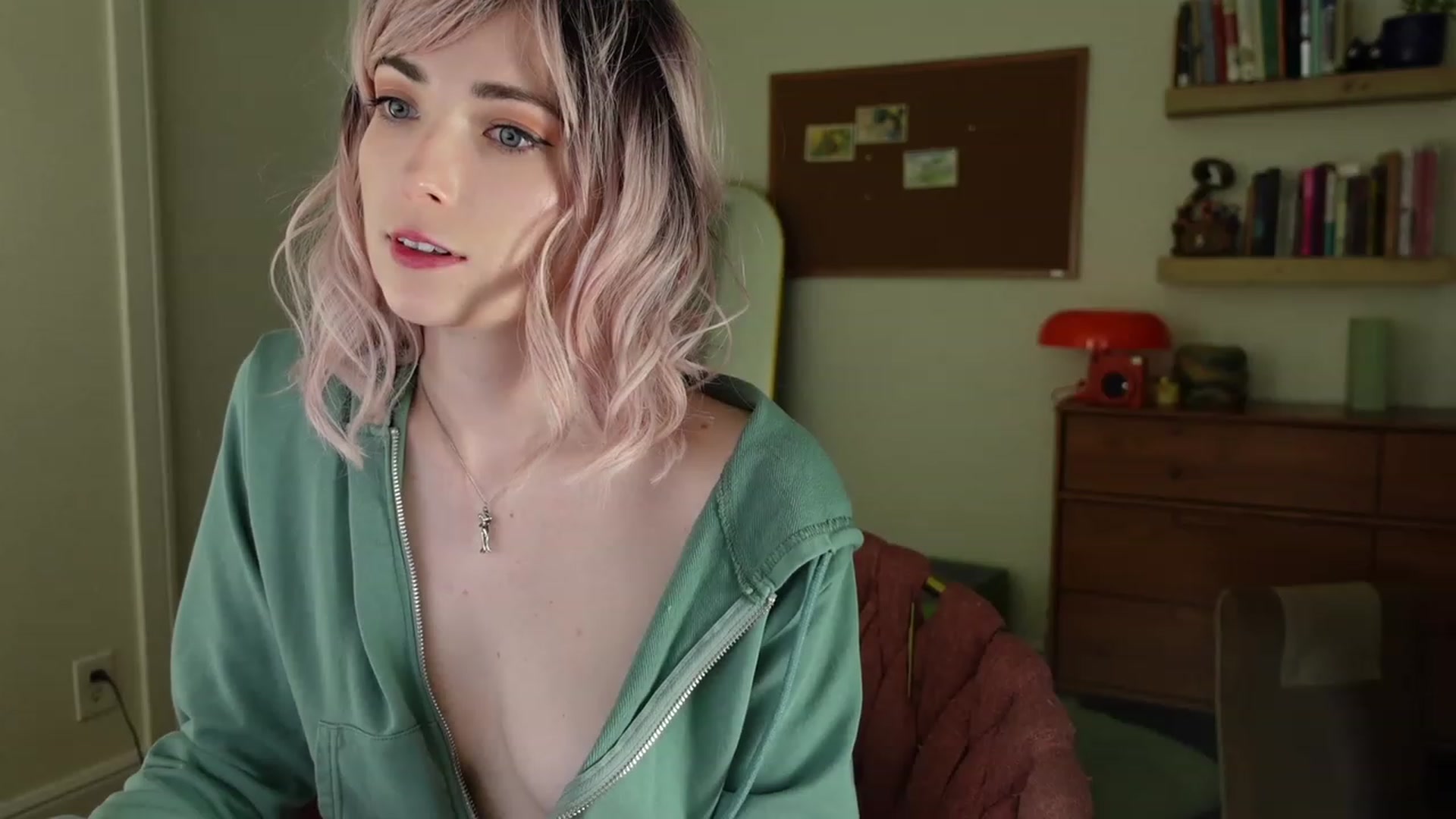 Gallery image thumbnail from Lil_blueberry's myfreecams stream on, 06/27/2023, 02:46 image 17 of 20