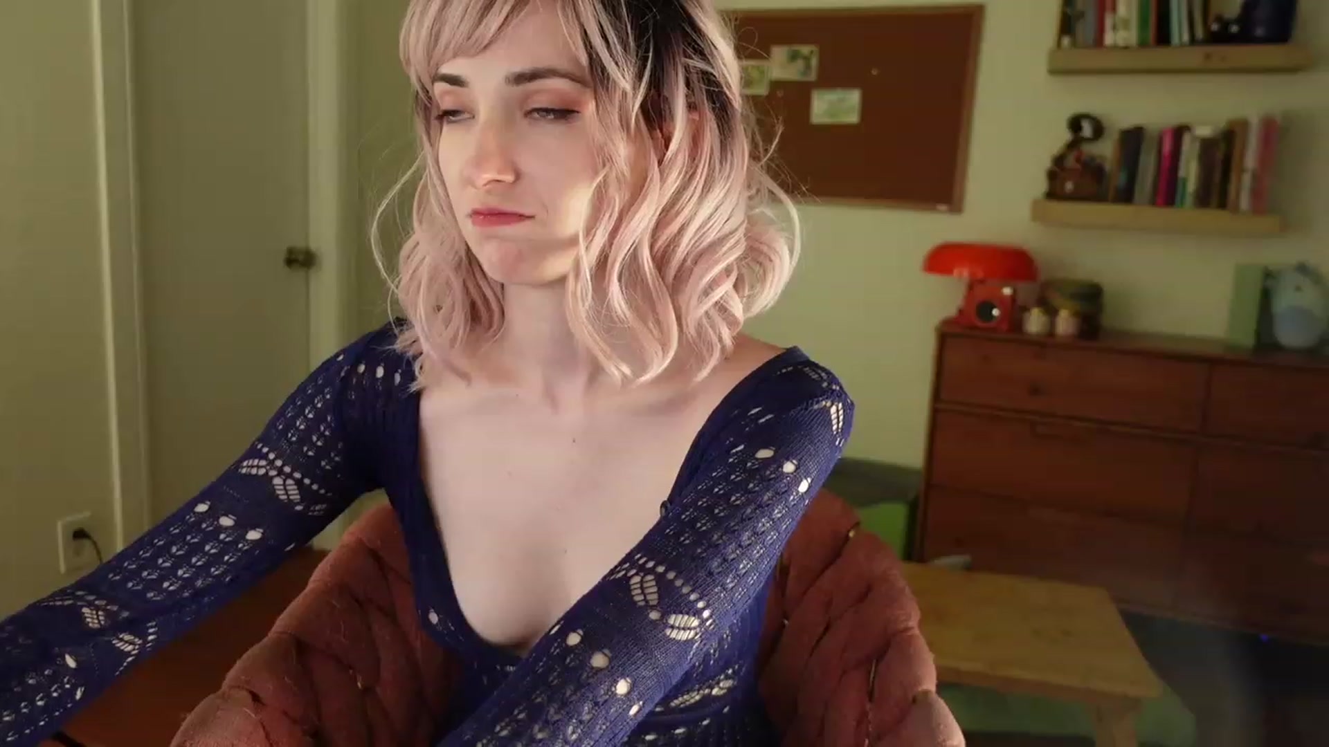 Gallery image thumbnail from Lil_blueberry's myfreecams stream on, 07/07/2023, 03:35 image 13 of 20
