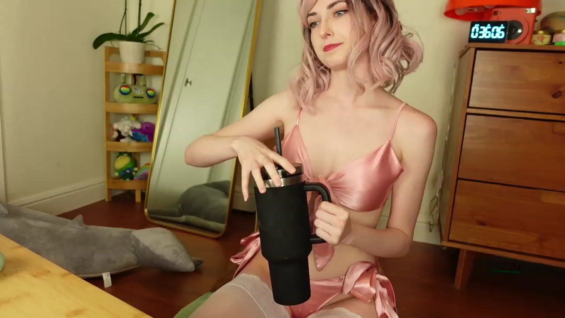 Gallery image thumbnail from Lil_blueberry's myfreecams stream on, 07/10/2023, 01:33 image 2 of 20