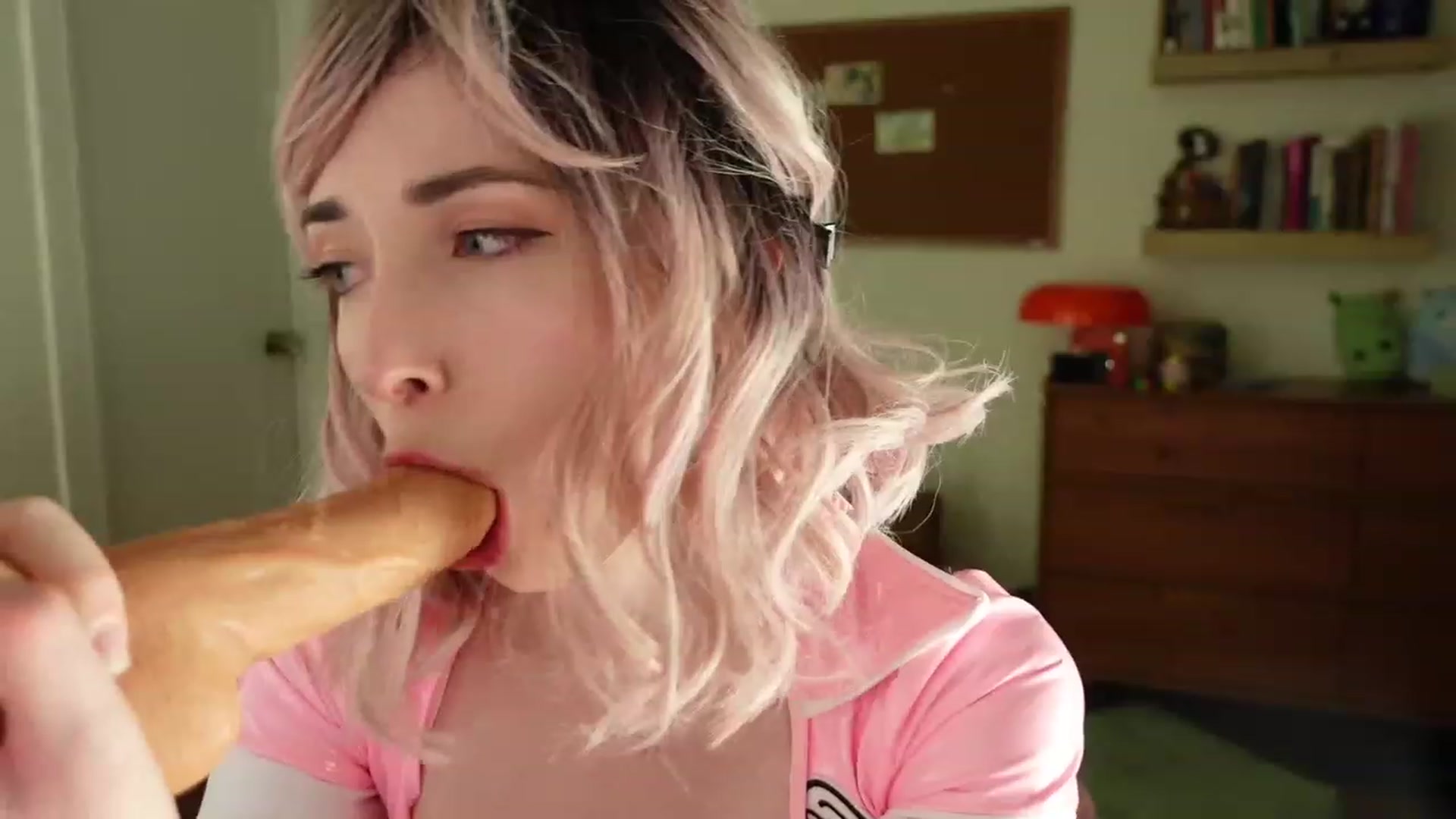 Gallery image thumbnail from Lil_blueberry's myfreecams stream on, 07/20/2023, 03:06 image 11 of 20