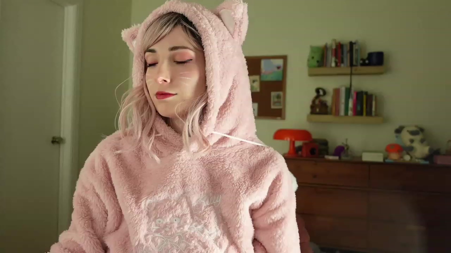 Gallery image thumbnail from Lil_blueberry's myfreecams stream on, 08/10/2023, 03:16 image 2 of 20