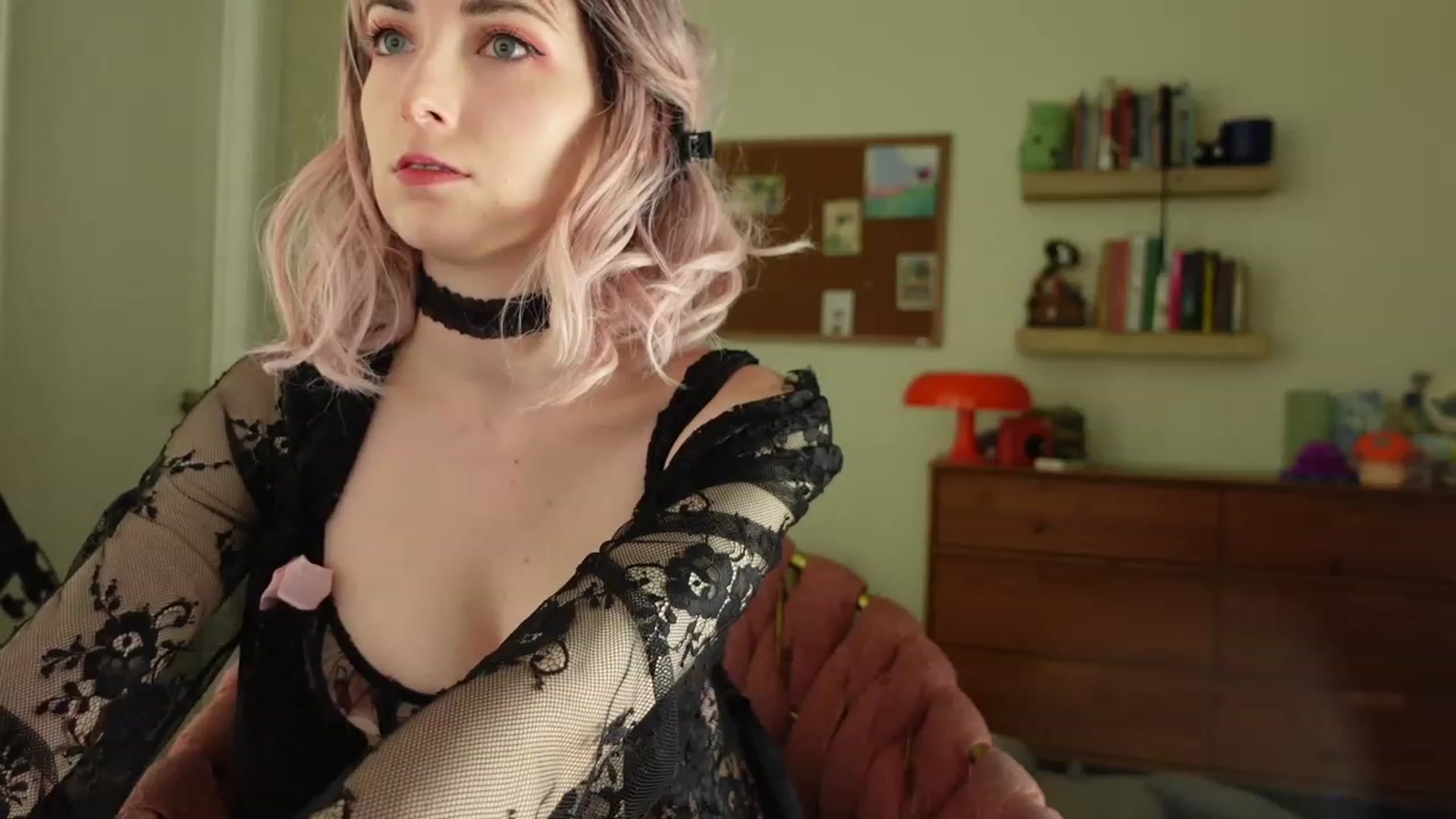 Gallery image thumbnail from Lil_blueberry's myfreecams stream on, 08/11/2023, 02:46 image 2 of 20