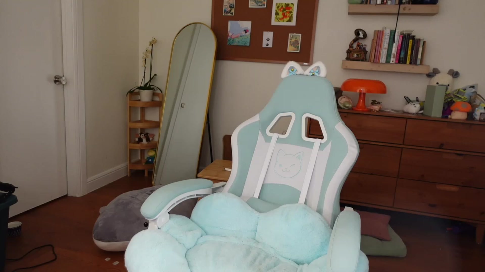 Gallery image thumbnail from Lil_blueberry's myfreecams stream on, 09/14/2023, 04:22 image 9 of 20