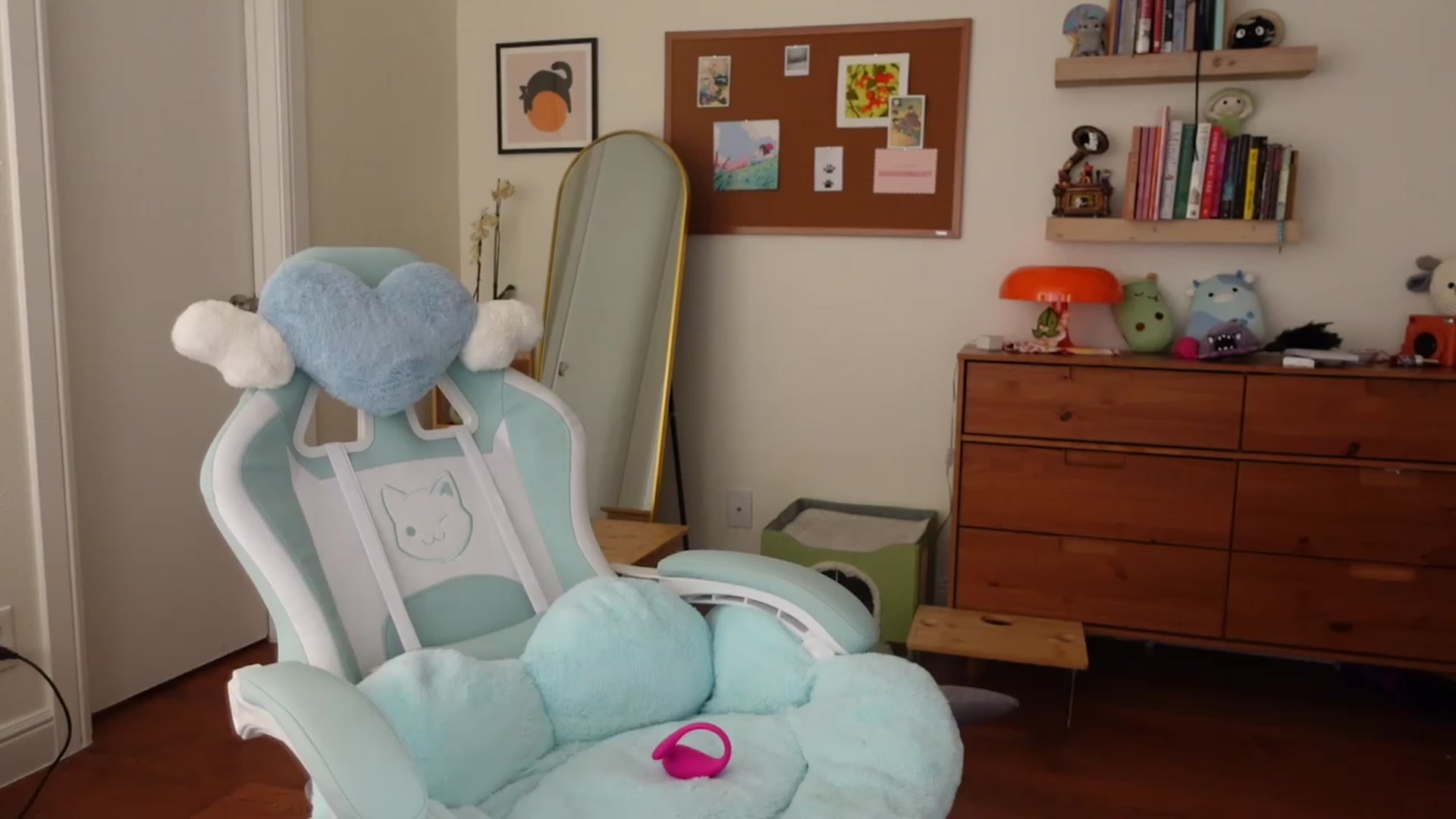 Gallery image thumbnail from Lil_blueberry's myfreecams stream on, 09/24/2023, 02:03 image 5 of 20