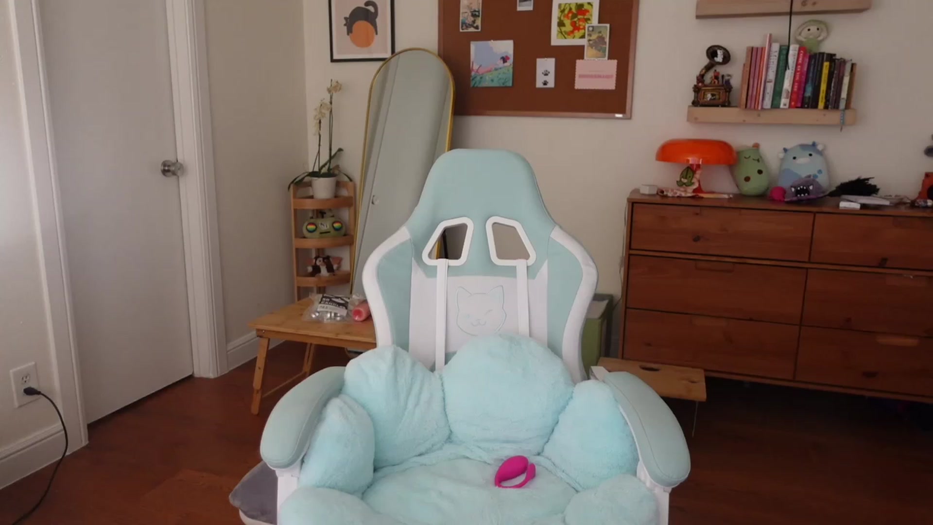Gallery image thumbnail from Lil_blueberry's myfreecams stream on, 09/24/2023, 04:12 image 13 of 20
