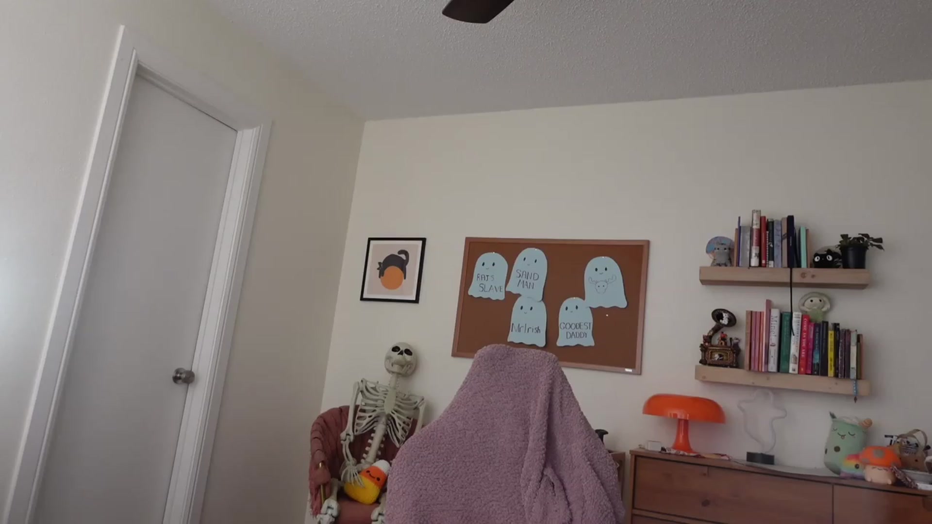Gallery image thumbnail from Lil_blueberry's myfreecams stream on, 10/03/2023, 03:14 image 5 of 20