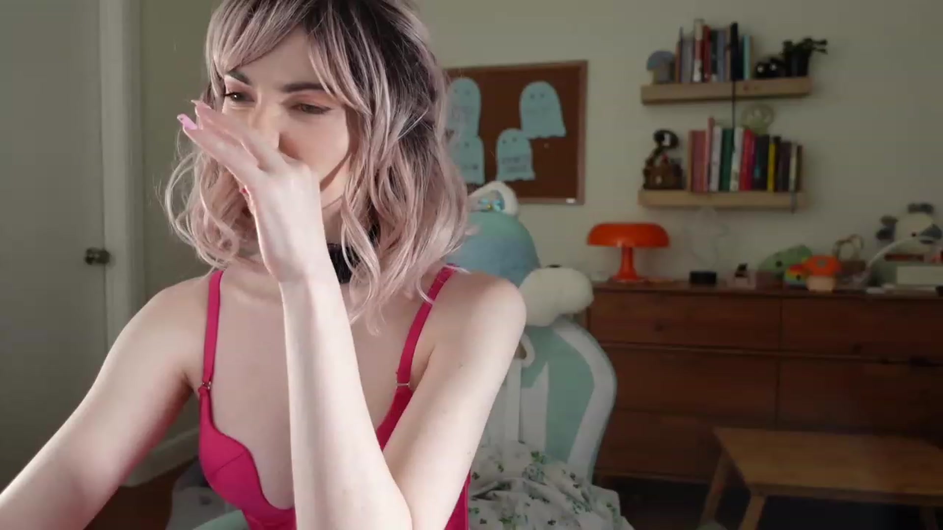 Gallery image thumbnail from Lil_blueberry's myfreecams stream on, 10/04/2023, 01:40 image 10 of 20