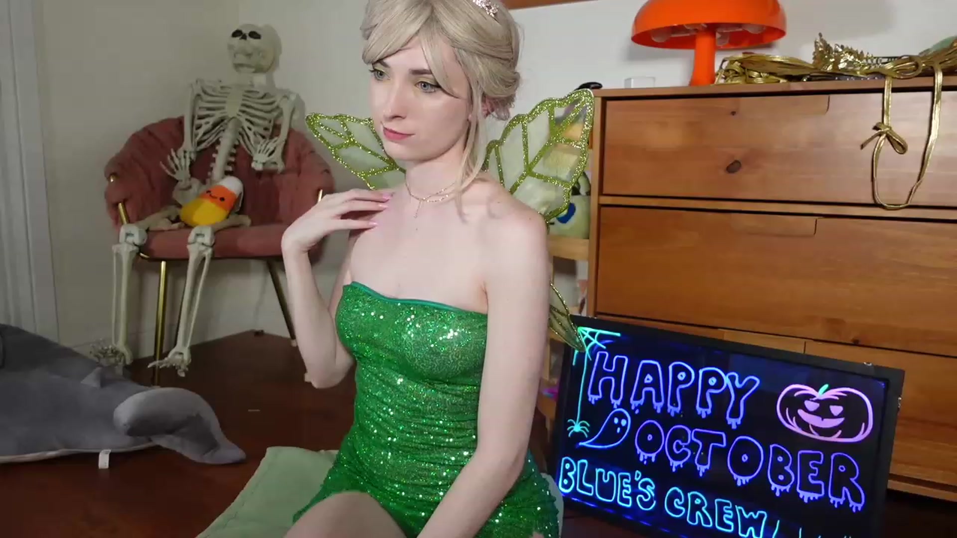 Gallery image thumbnail from Lil_blueberry's myfreecams stream on, 10/09/2023, 01:32 image 20 of 20