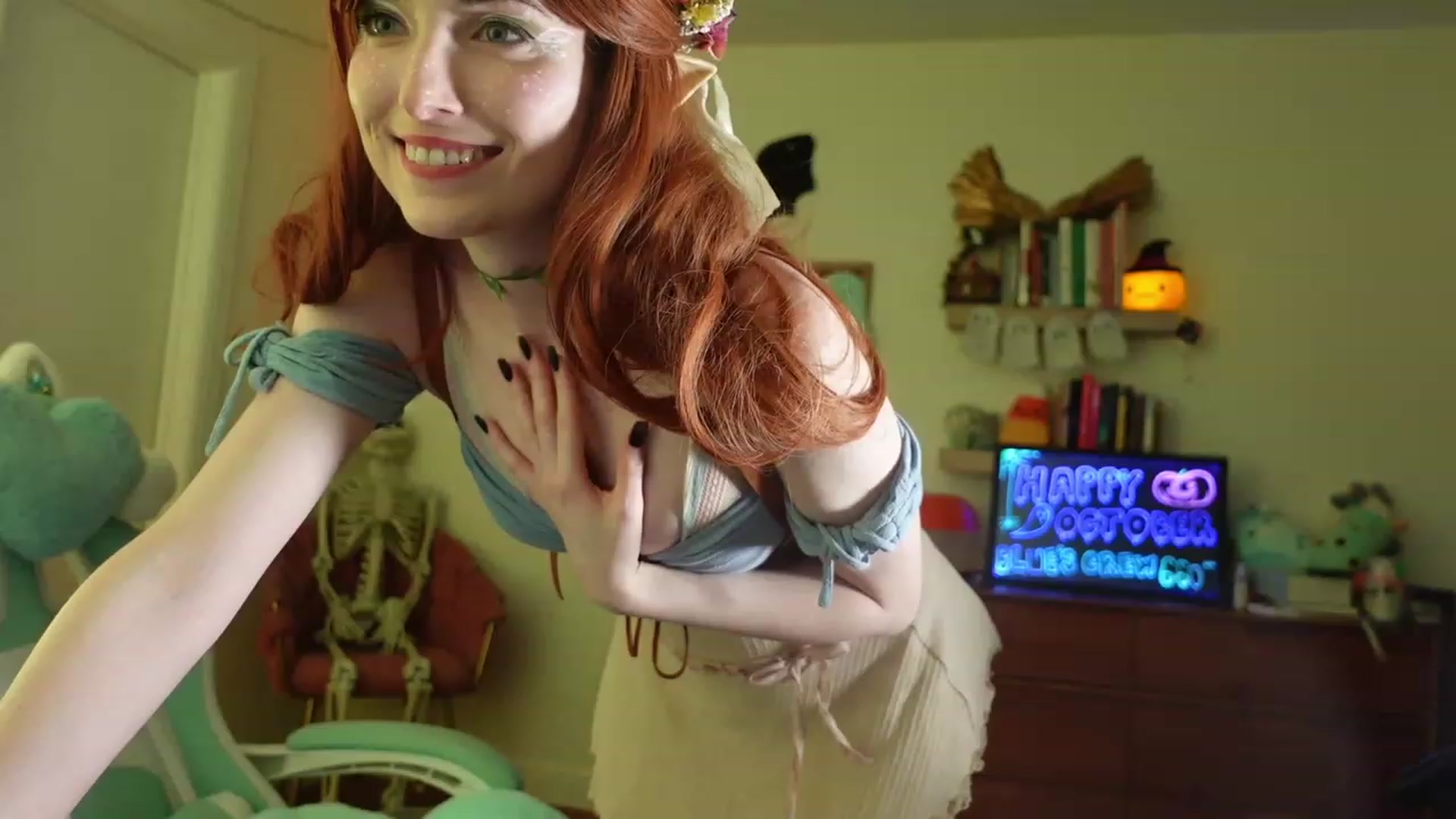Gallery image thumbnail from Lil_blueberry's myfreecams stream on, 10/11/2023, 01:36 image 10 of 20