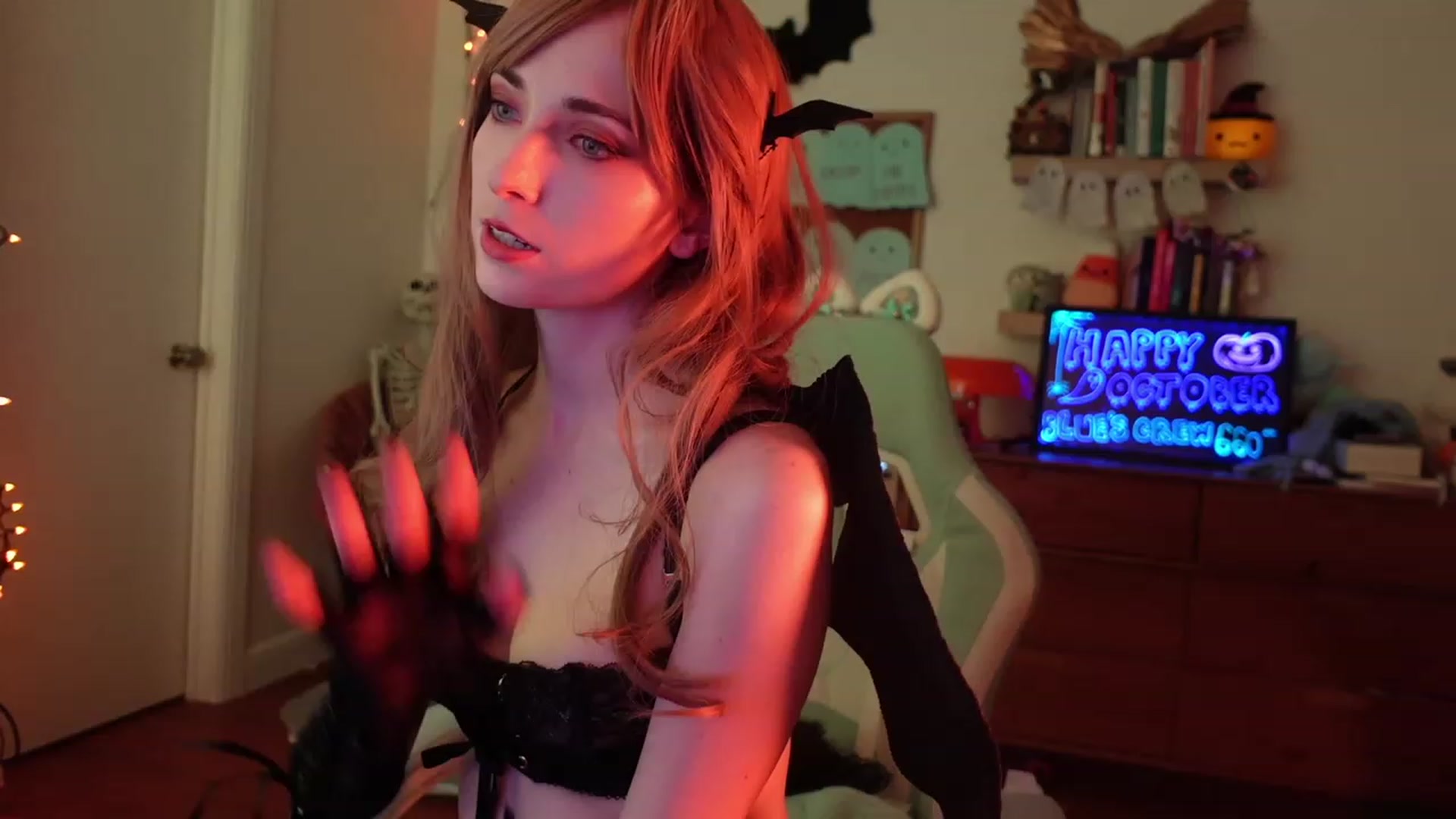 Gallery image thumbnail from Lil_blueberry's myfreecams stream on, 10/12/2023, 03:49 image 18 of 20