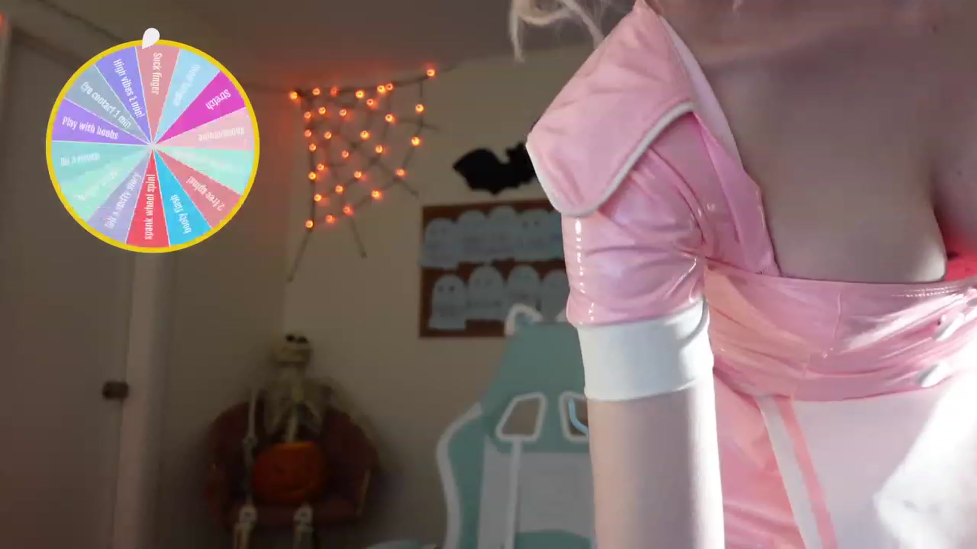 Gallery image thumbnail from Lil_blueberry's myfreecams stream on, 10/17/2023, 03:53 image 8 of 20