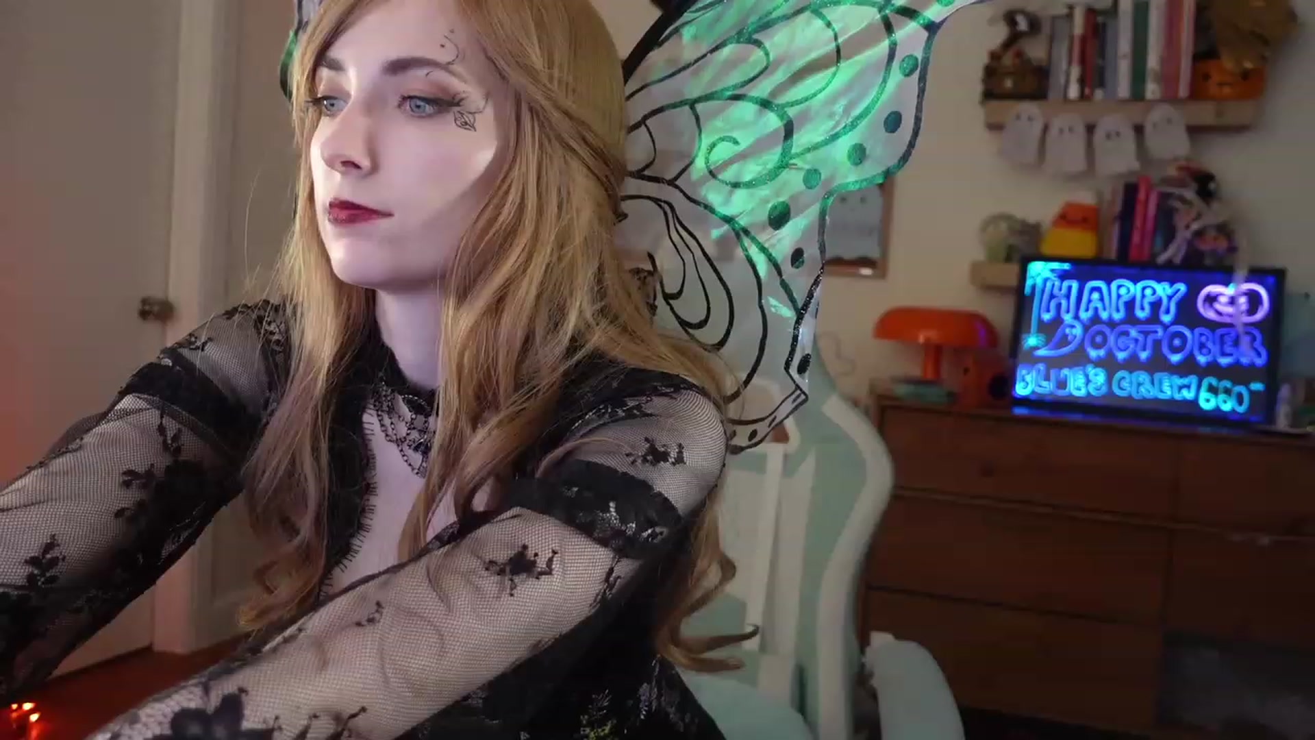 Gallery image thumbnail from Lil_blueberry's myfreecams stream on, 10/24/2023, 04:56 image 2 of 20