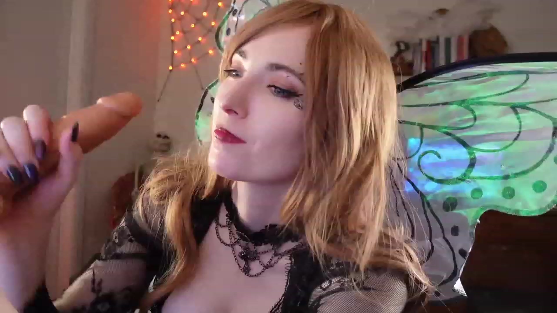 Gallery image thumbnail from Lil_blueberry's myfreecams stream on, 10/24/2023, 04:56 image 8 of 20