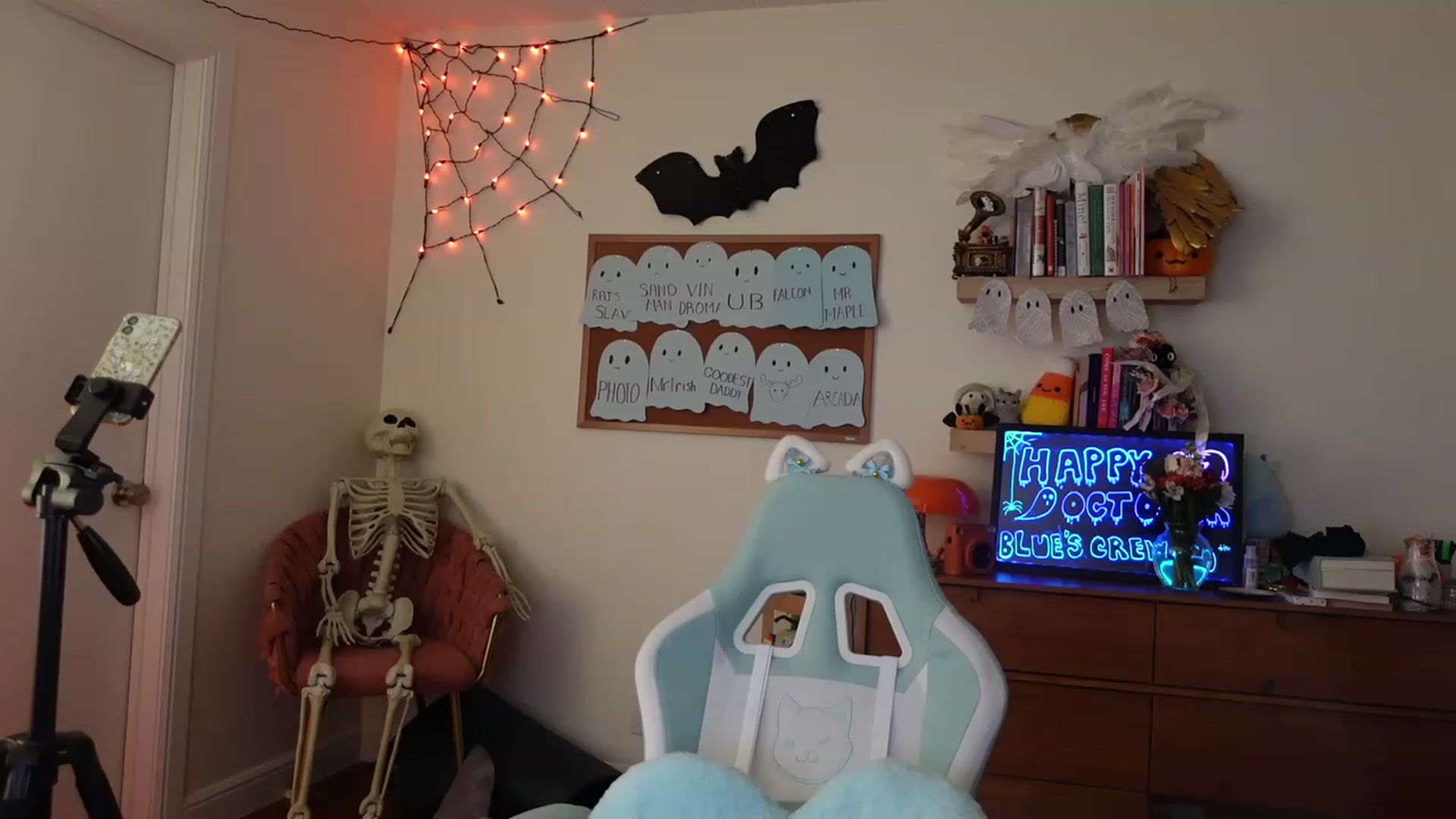 Gallery image thumbnail from Lil_blueberry's myfreecams stream on, 10/25/2023, 02:55 image 8 of 20