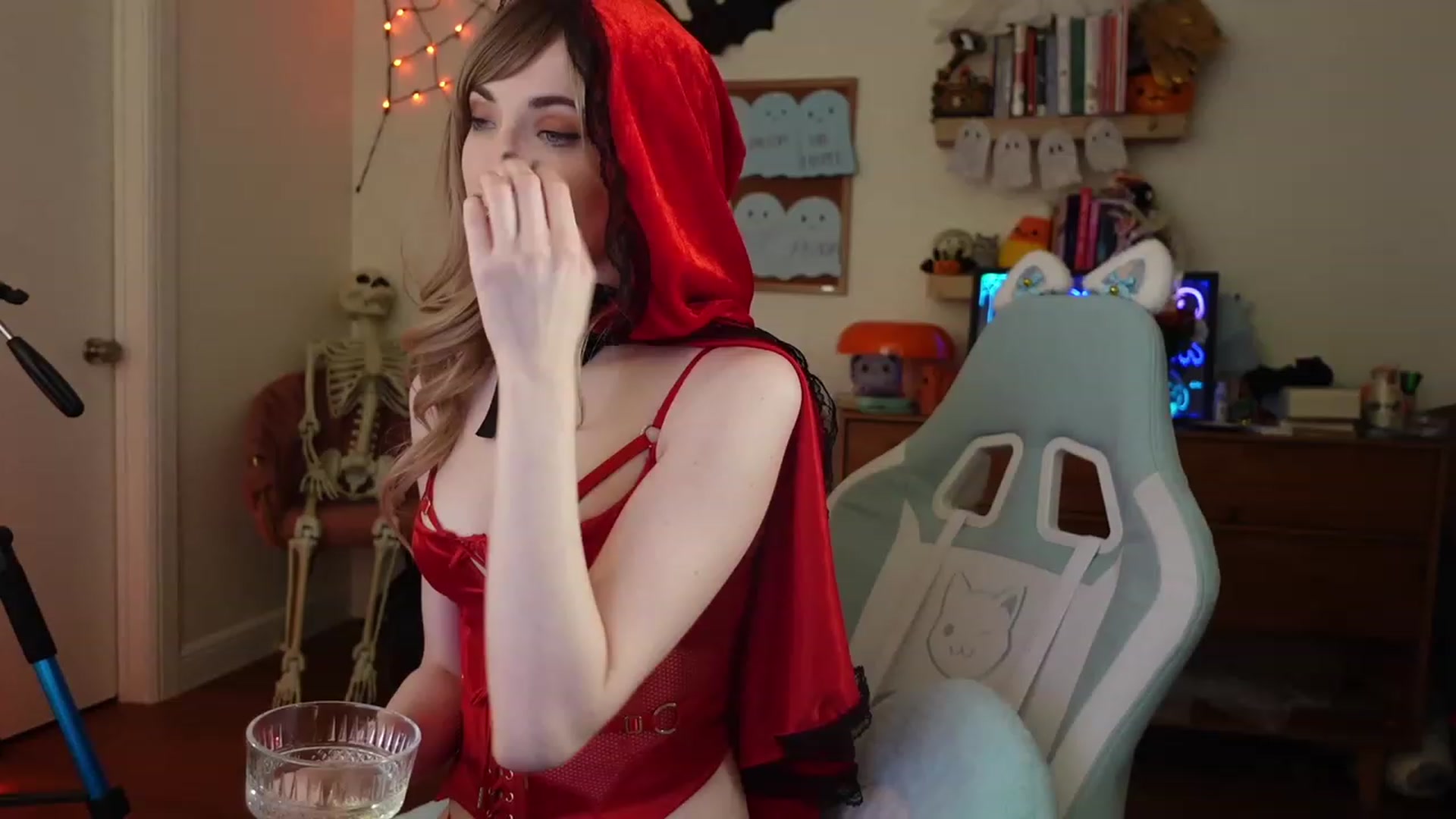 Gallery image thumbnail from Lil_blueberry's myfreecams stream on, 10/25/2023, 04:33 image 5 of 20