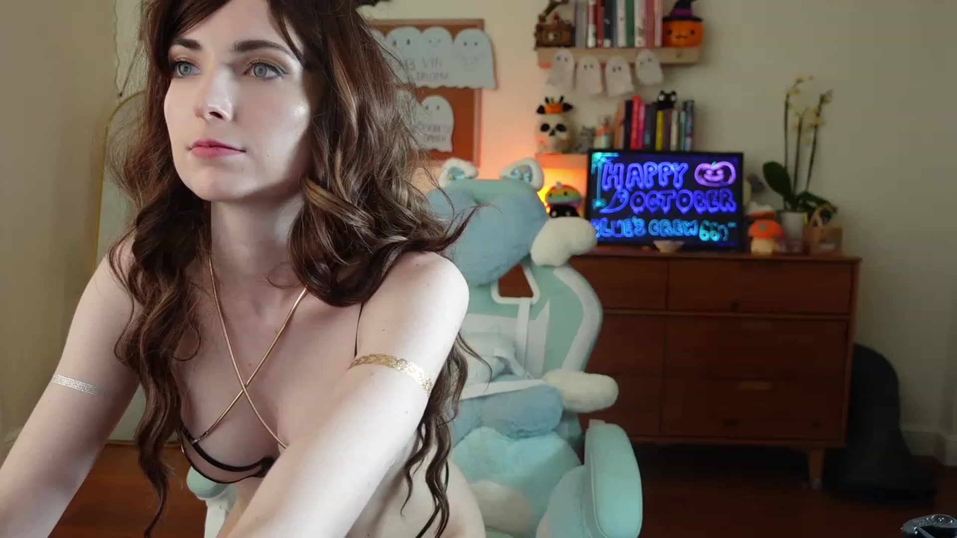 Gallery image thumbnail from Lil_blueberry's myfreecams stream on, 10/31/2023, 04:15 image 8 of 20