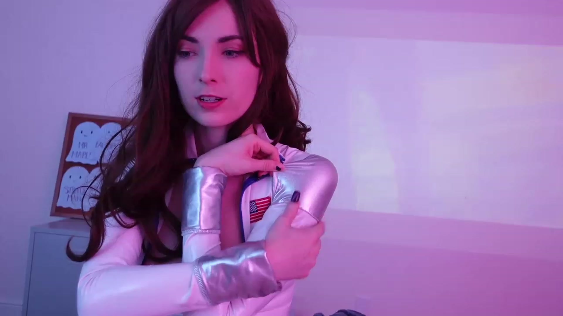 Gallery image thumbnail from Lil_blueberry's myfreecams stream on, 11/01/2023, 04:15 image 16 of 20