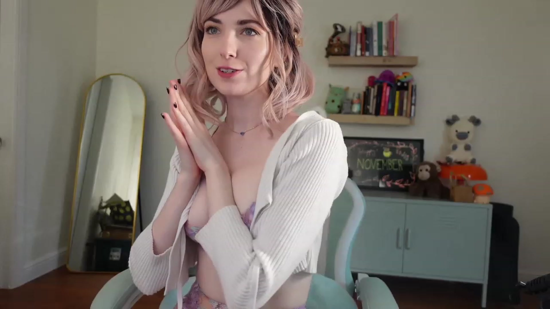 Gallery image thumbnail from Lil_blueberry's myfreecams stream on, 11/06/2023, 21:32 image 13 of 20