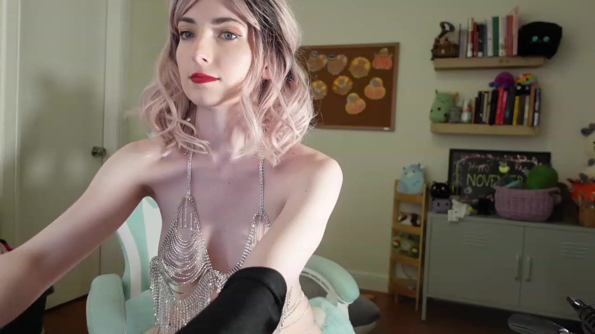 Gallery image thumbnail from Lil_blueberry's myfreecams stream on, 11/15/2023, 02:06 image 12 of 20