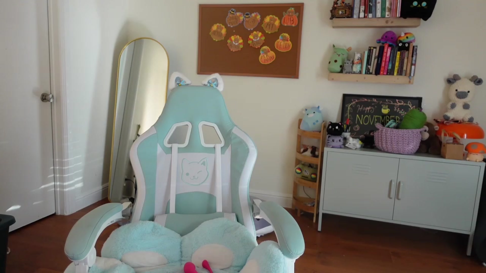 Gallery image thumbnail from Lil_blueberry's myfreecams stream on, 11/15/2023, 20:28 image 20 of 20