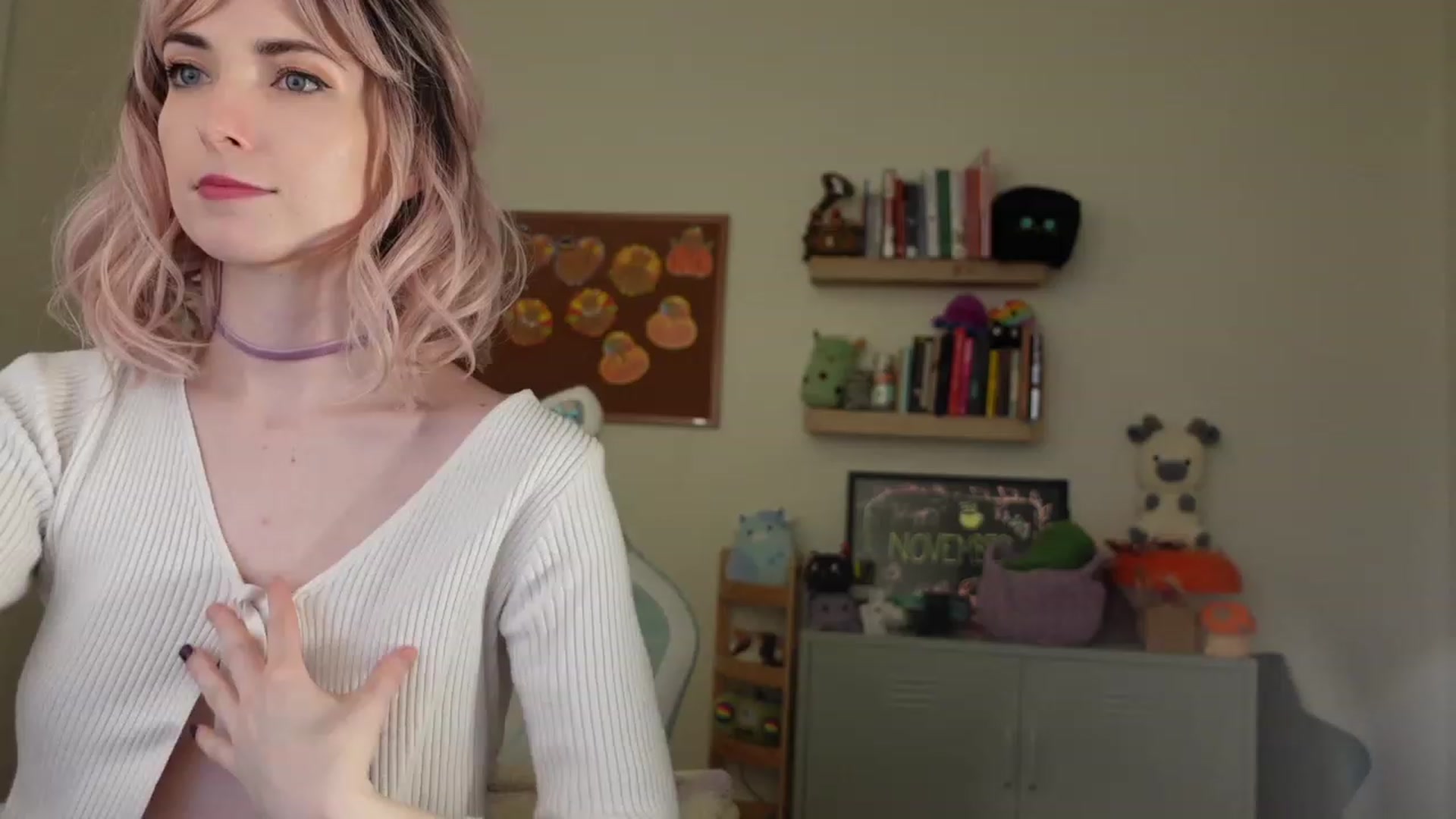 Gallery image thumbnail from Lil_blueberry's myfreecams stream on, 11/16/2023, 04:13 image 12 of 20