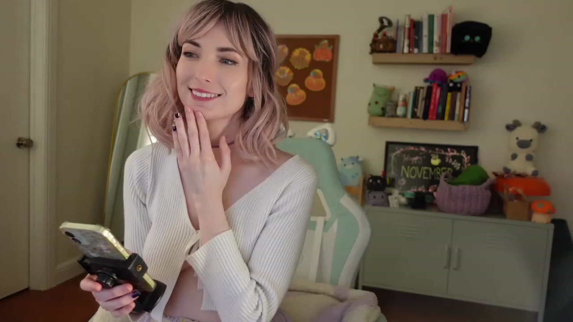 Gallery image thumbnail from Lil_blueberry's myfreecams stream on, 11/16/2023, 04:13 image 14 of 20