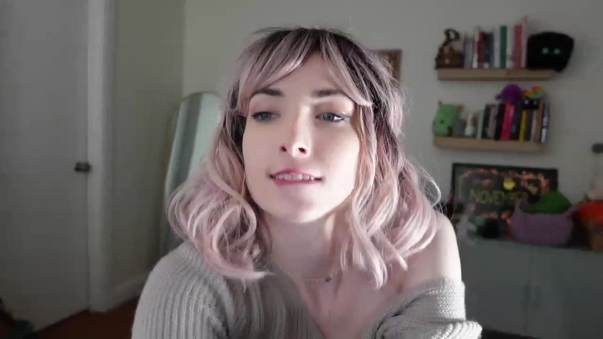 Gallery image thumbnail from Lil_blueberry's myfreecams stream on, 11/17/2023, 04:17 image 19 of 20