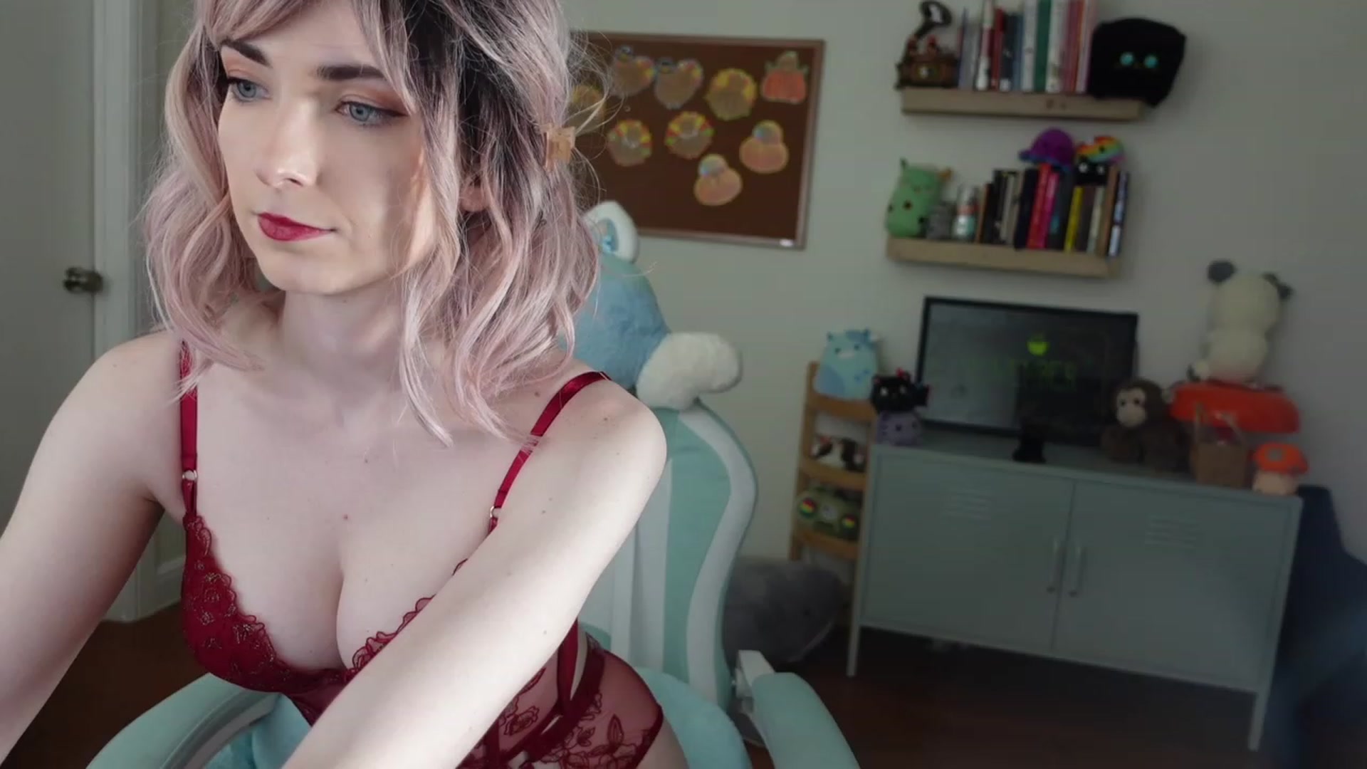 Gallery image thumbnail from Lil_blueberry's myfreecams stream on, 11/22/2023, 02:30 image 8 of 20