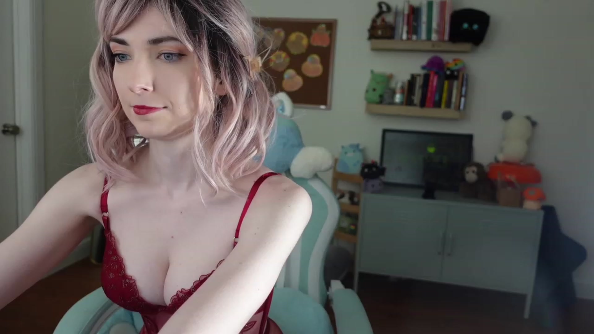 Gallery image thumbnail from Lil_blueberry's myfreecams stream on, 11/22/2023, 02:30 image 18 of 20