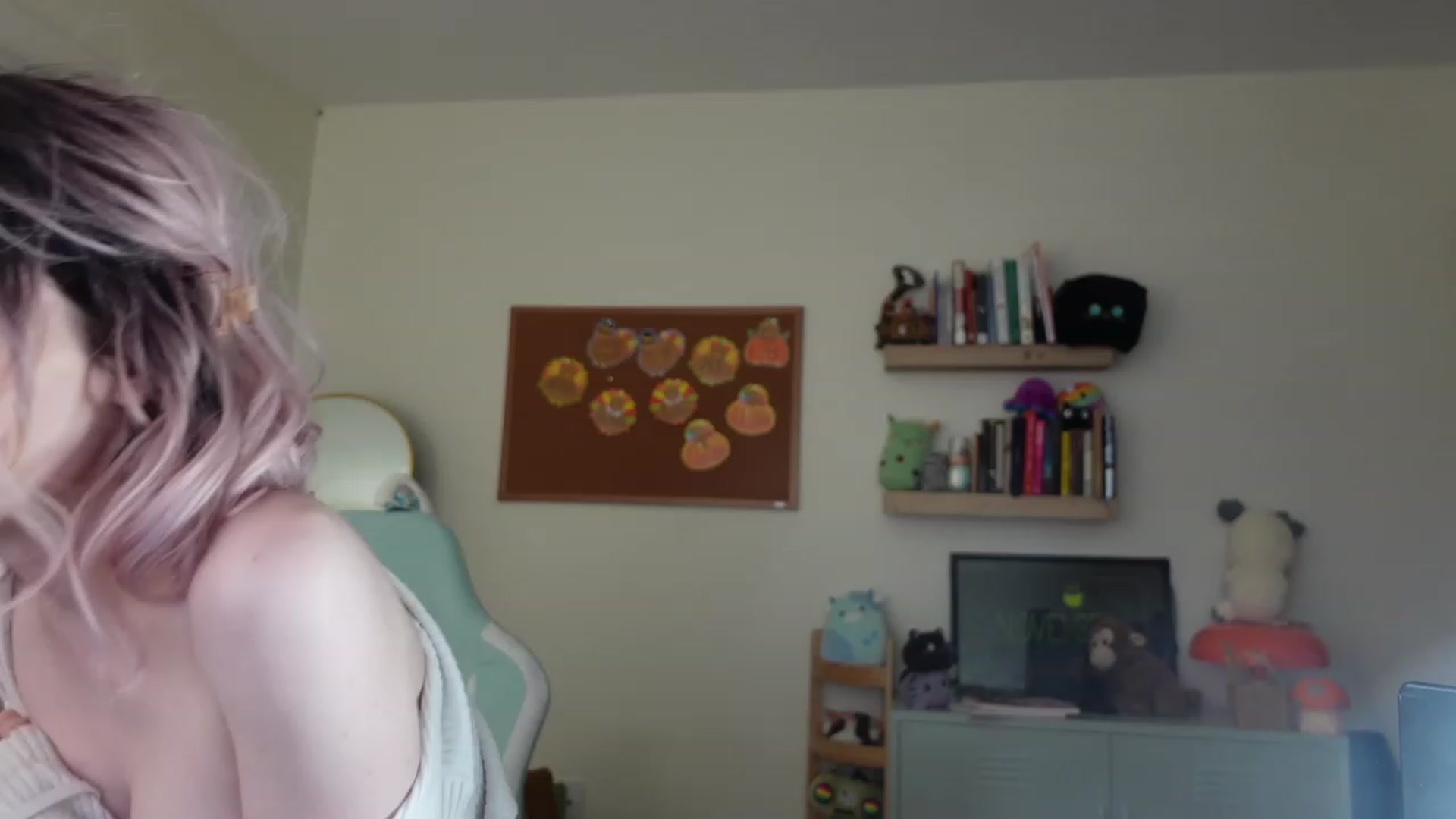 Gallery image thumbnail from Lil_blueberry's myfreecams stream on, 11/28/2023, 04:18 image 11 of 20