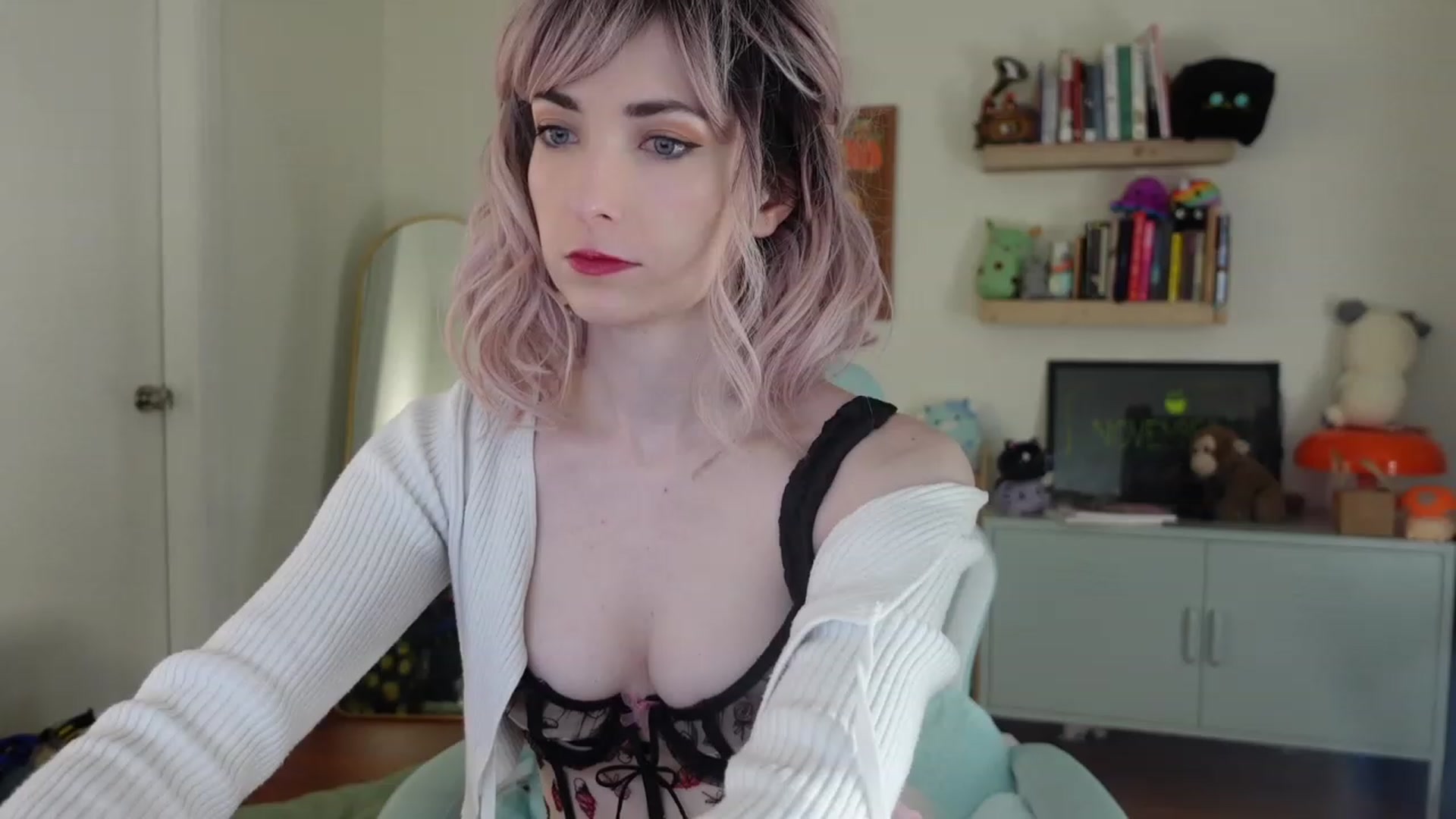 Gallery image thumbnail from Lil_blueberry's myfreecams stream on, 11/28/2023, 19:47 image 8 of 20