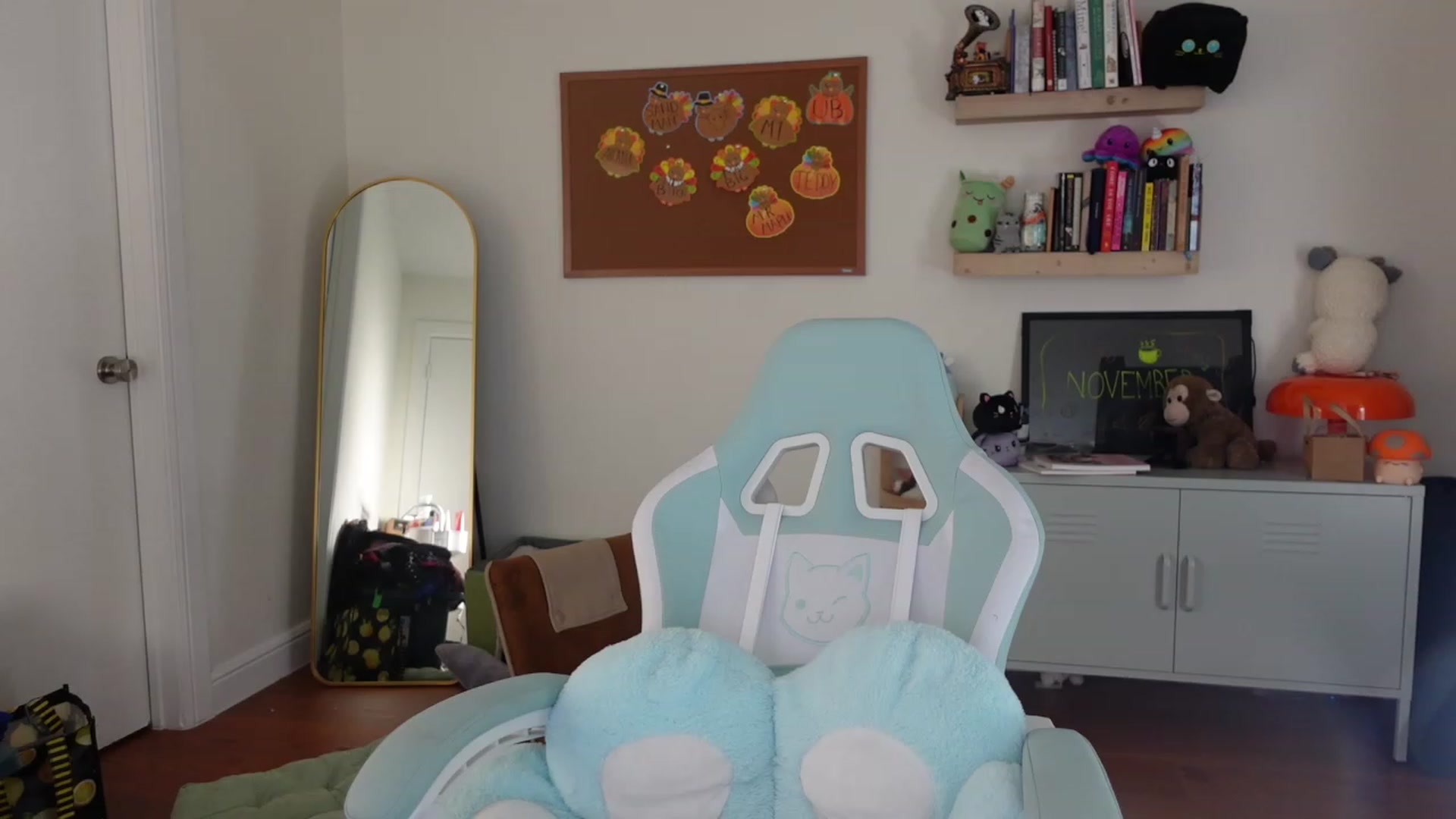 Gallery image thumbnail from Lil_blueberry's myfreecams stream on, 11/28/2023, 19:47 image 5 of 20