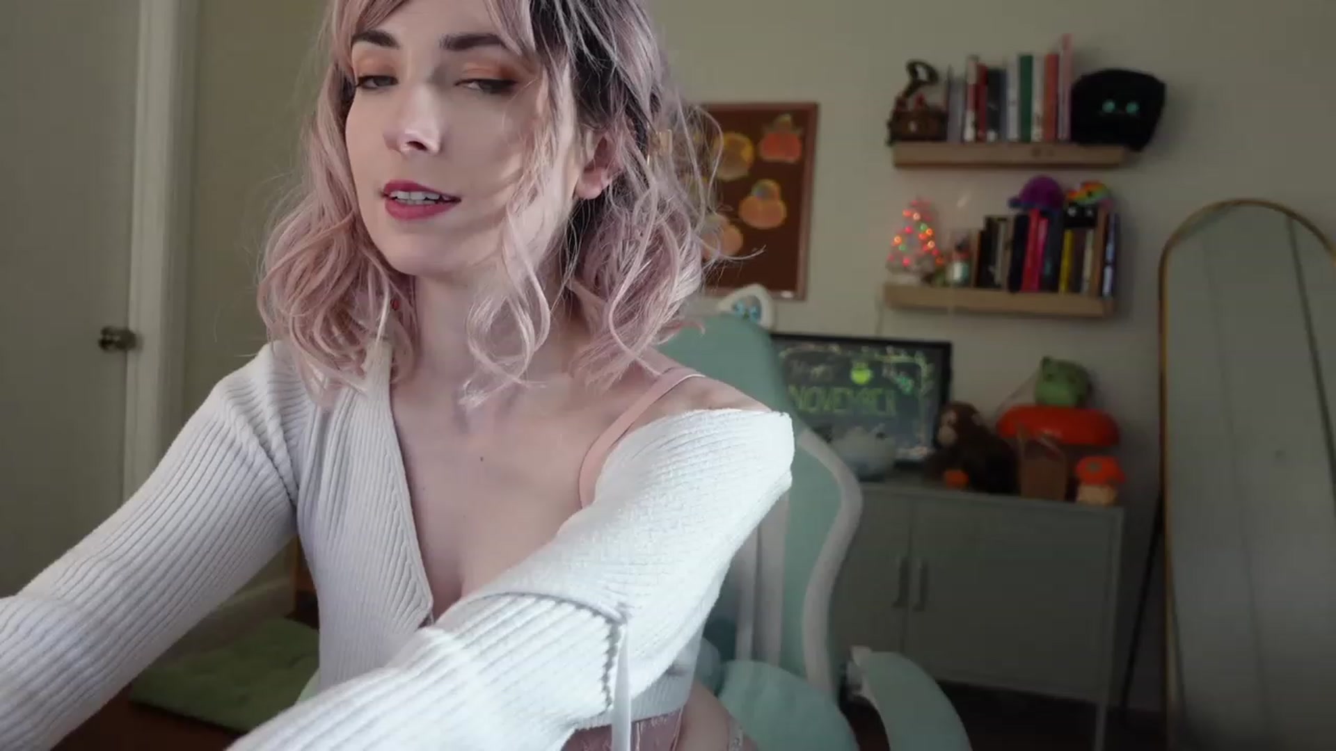 Gallery image thumbnail from Lil_blueberry's myfreecams stream on, 11/30/2023, 04:50 image 1 of 20