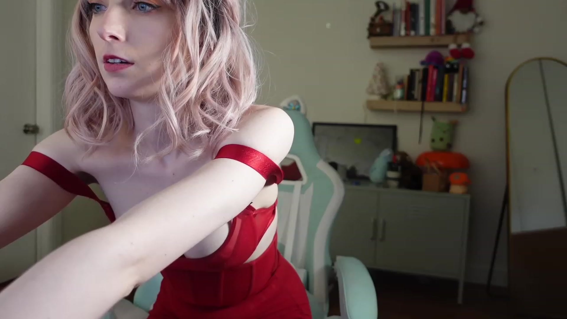 Gallery image thumbnail from Lil_blueberry's myfreecams stream on, 12/06/2023, 05:17 image 5 of 20