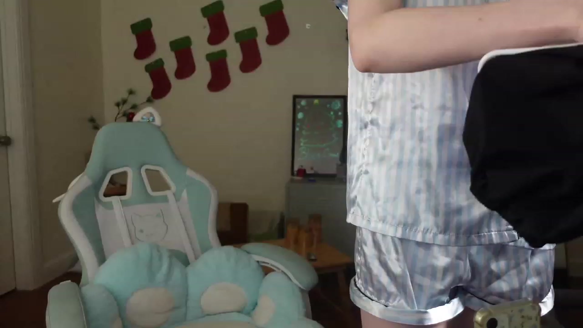 Gallery image thumbnail from Lil_blueberry's myfreecams stream on, 12/11/2023, 24:47 image 2 of 20