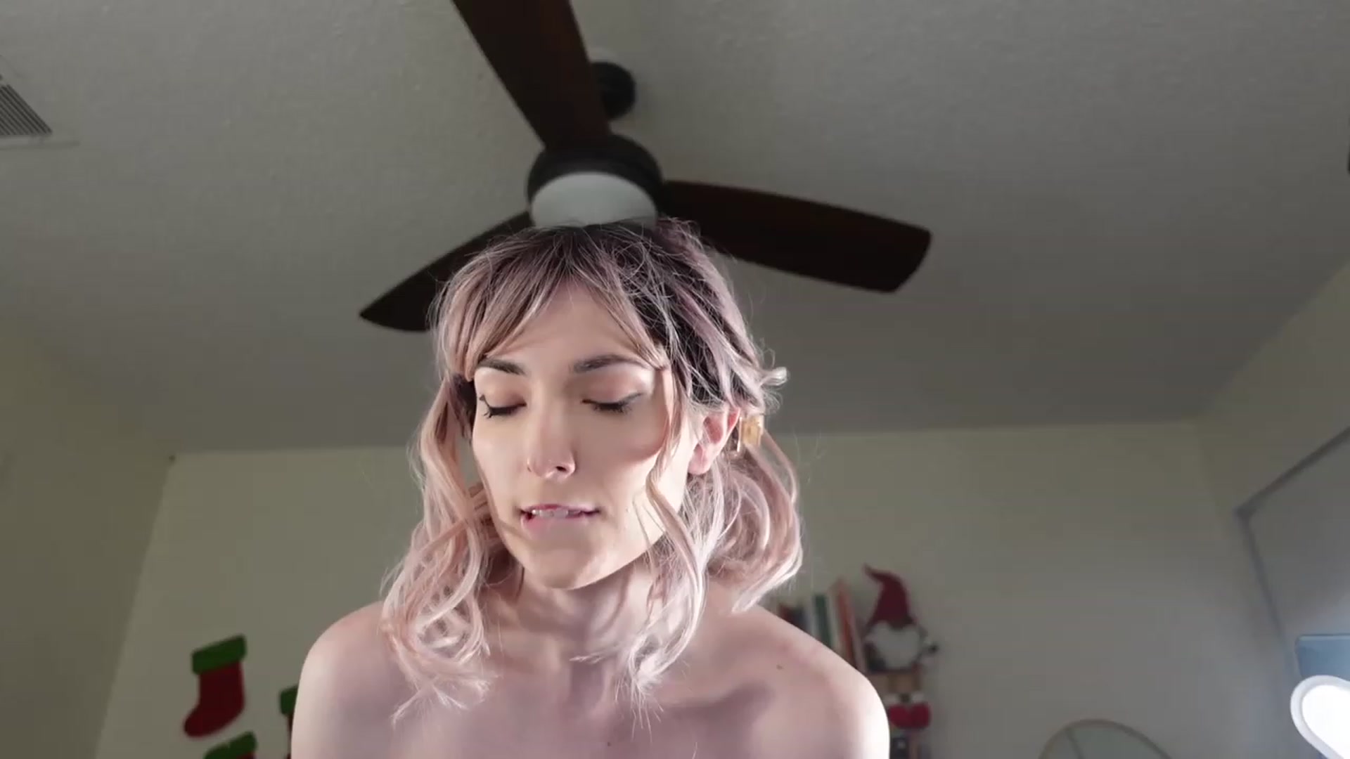 Gallery image thumbnail from Lil_blueberry's myfreecams stream on, 12/11/2023, 24:47 image 13 of 20