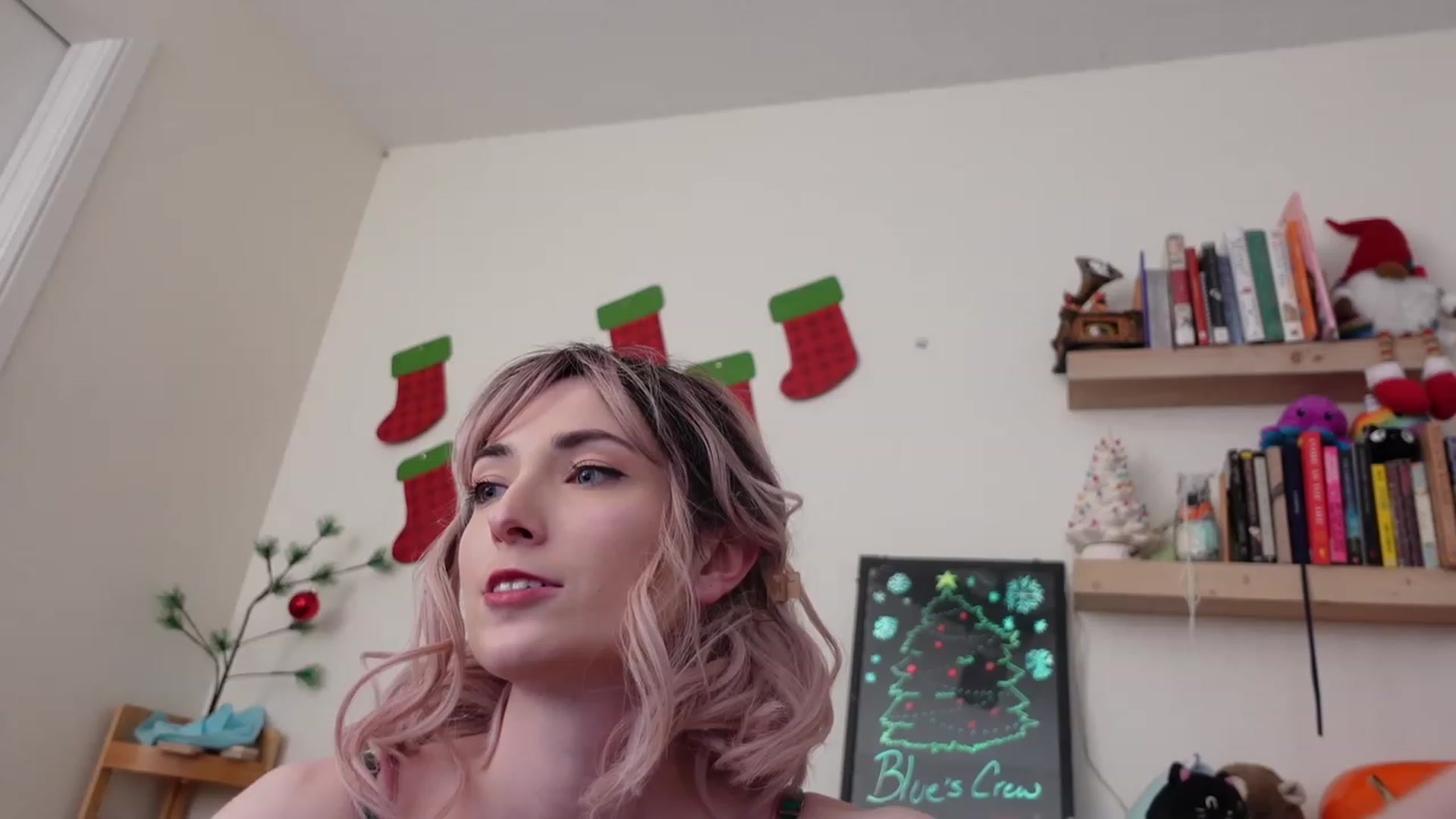 Gallery image thumbnail from Lil_blueberry's myfreecams stream on, 12/11/2023, 02:35 image 12 of 20