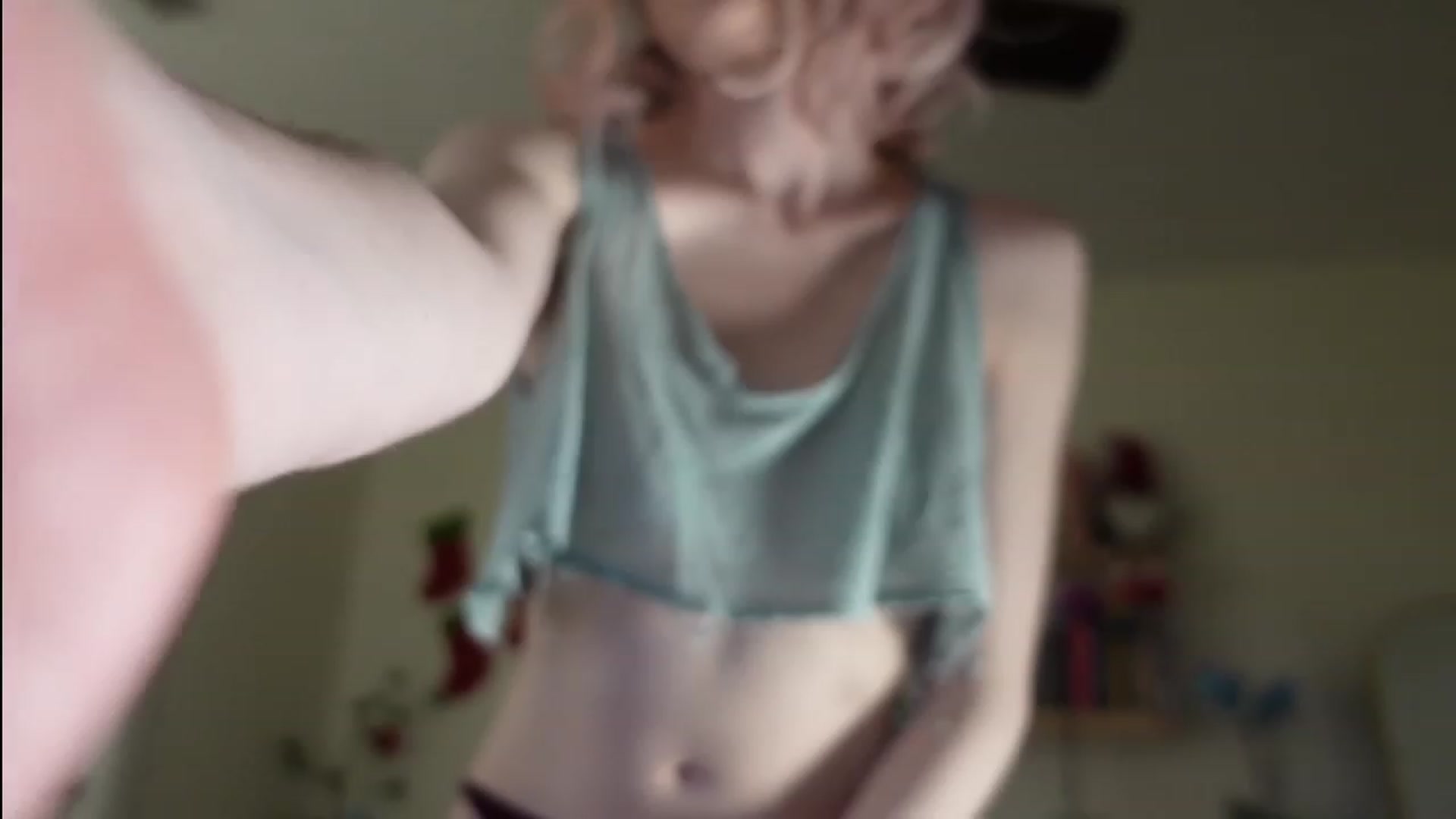Gallery image thumbnail from Lil_blueberry's myfreecams stream on, 12/19/2023, 03:54 image 13 of 20