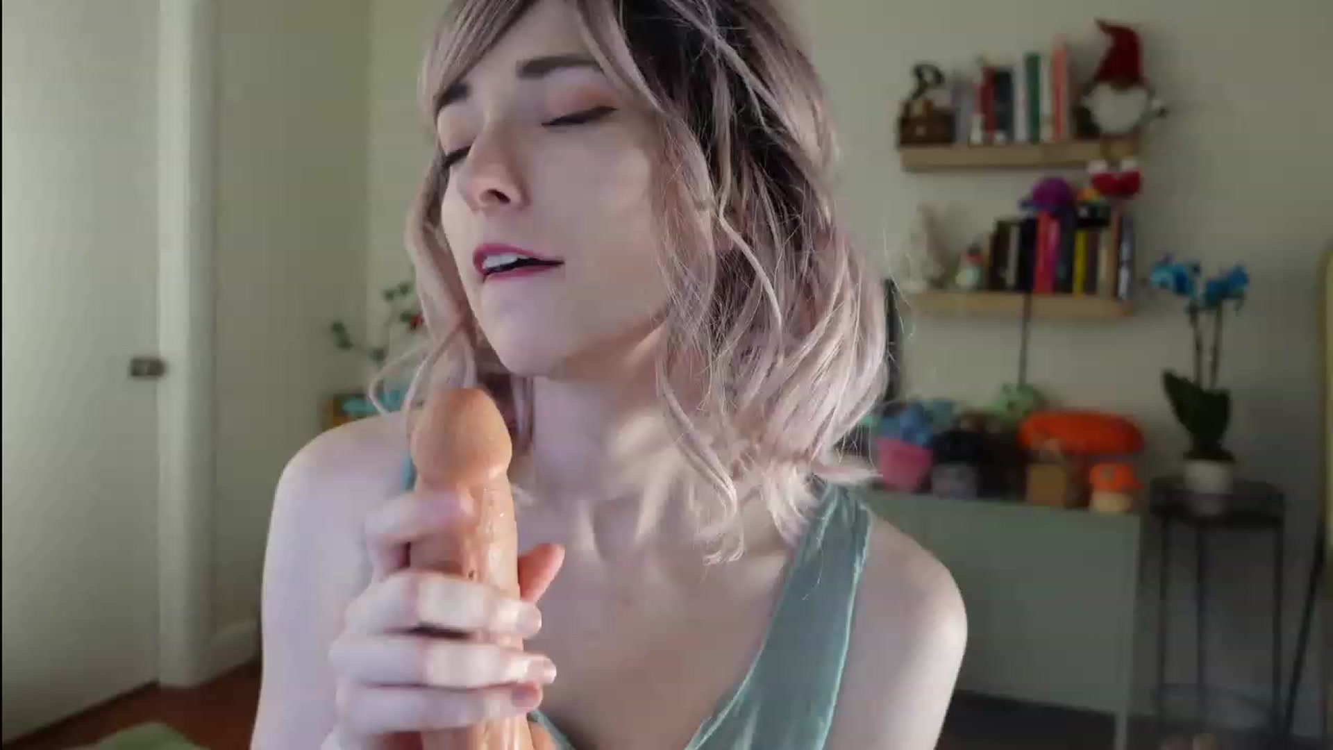 Gallery image thumbnail from Lil_blueberry's myfreecams stream on, 12/19/2023, 03:54 image 20 of 20
