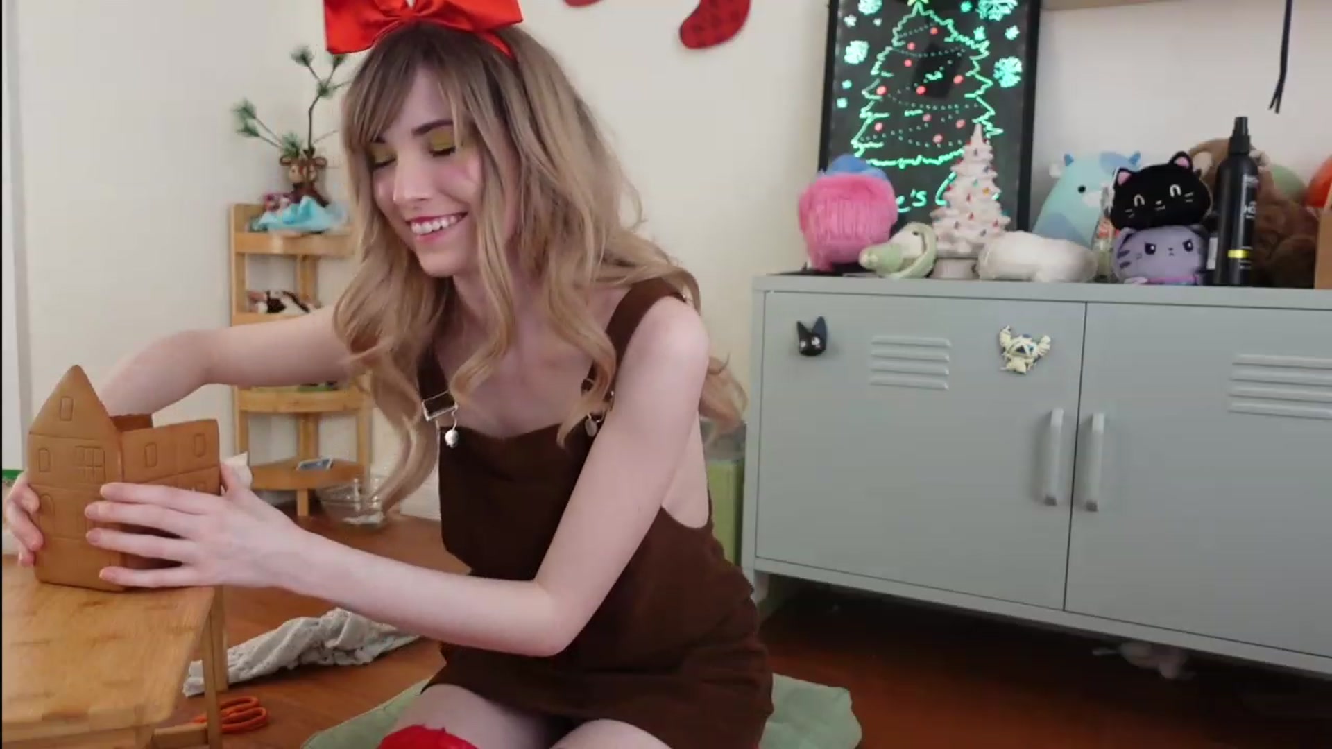 Gallery image thumbnail from Lil_blueberry's myfreecams stream on, 12/28/2023, 03:05 image 11 of 20