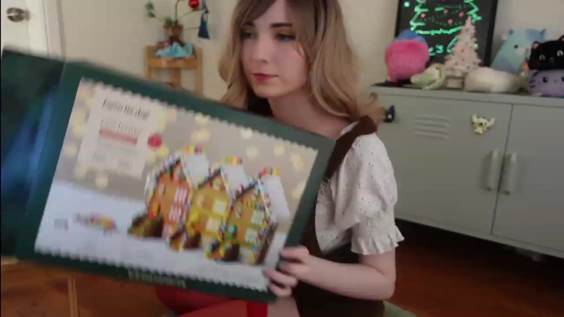 Gallery image thumbnail from Lil_blueberry's myfreecams stream on, 12/28/2023, 03:05 image 1 of 20