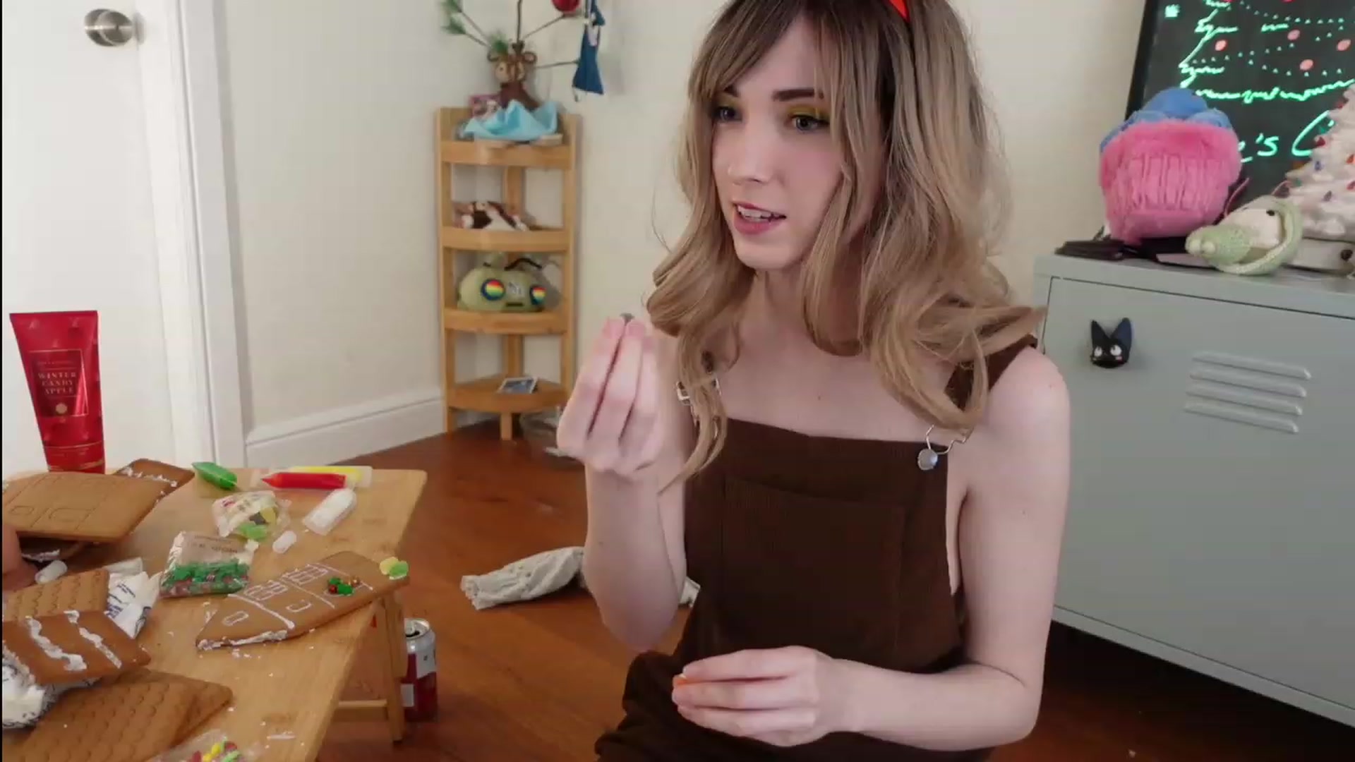 Gallery image thumbnail from Lil_blueberry's myfreecams stream on, 12/28/2023, 06:00 image 6 of 20