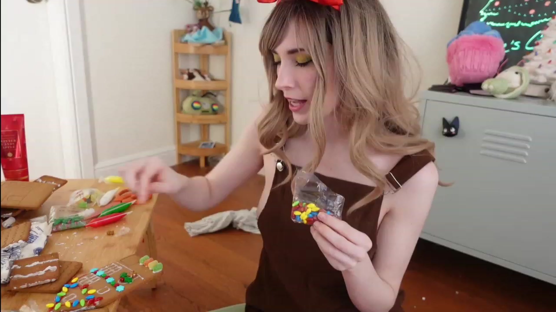 Gallery image thumbnail from Lil_blueberry's myfreecams stream on, 12/28/2023, 06:00 image 10 of 20