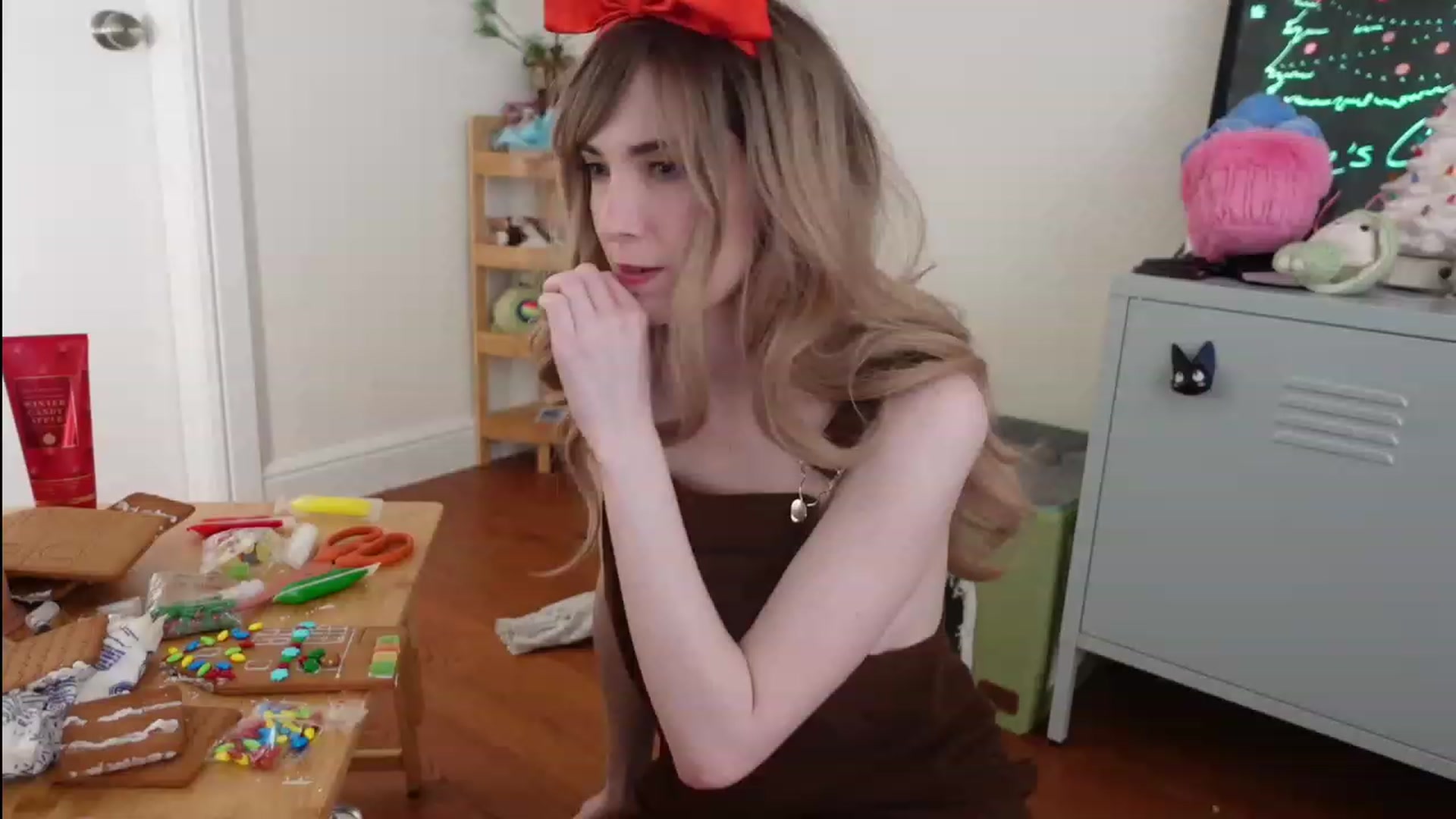 Gallery image thumbnail from Lil_blueberry's myfreecams stream on, 12/28/2023, 06:00 image 9 of 20