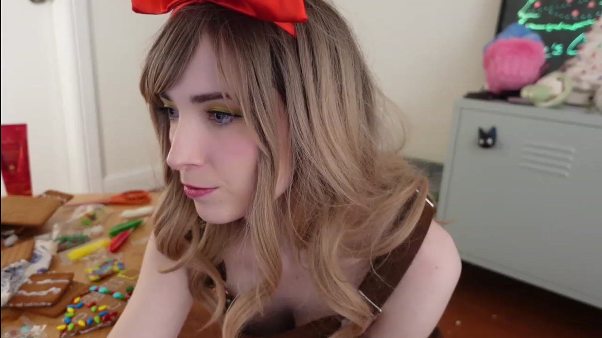 Gallery image thumbnail from Lil_blueberry's myfreecams stream on, 12/28/2023, 06:00 image 12 of 20