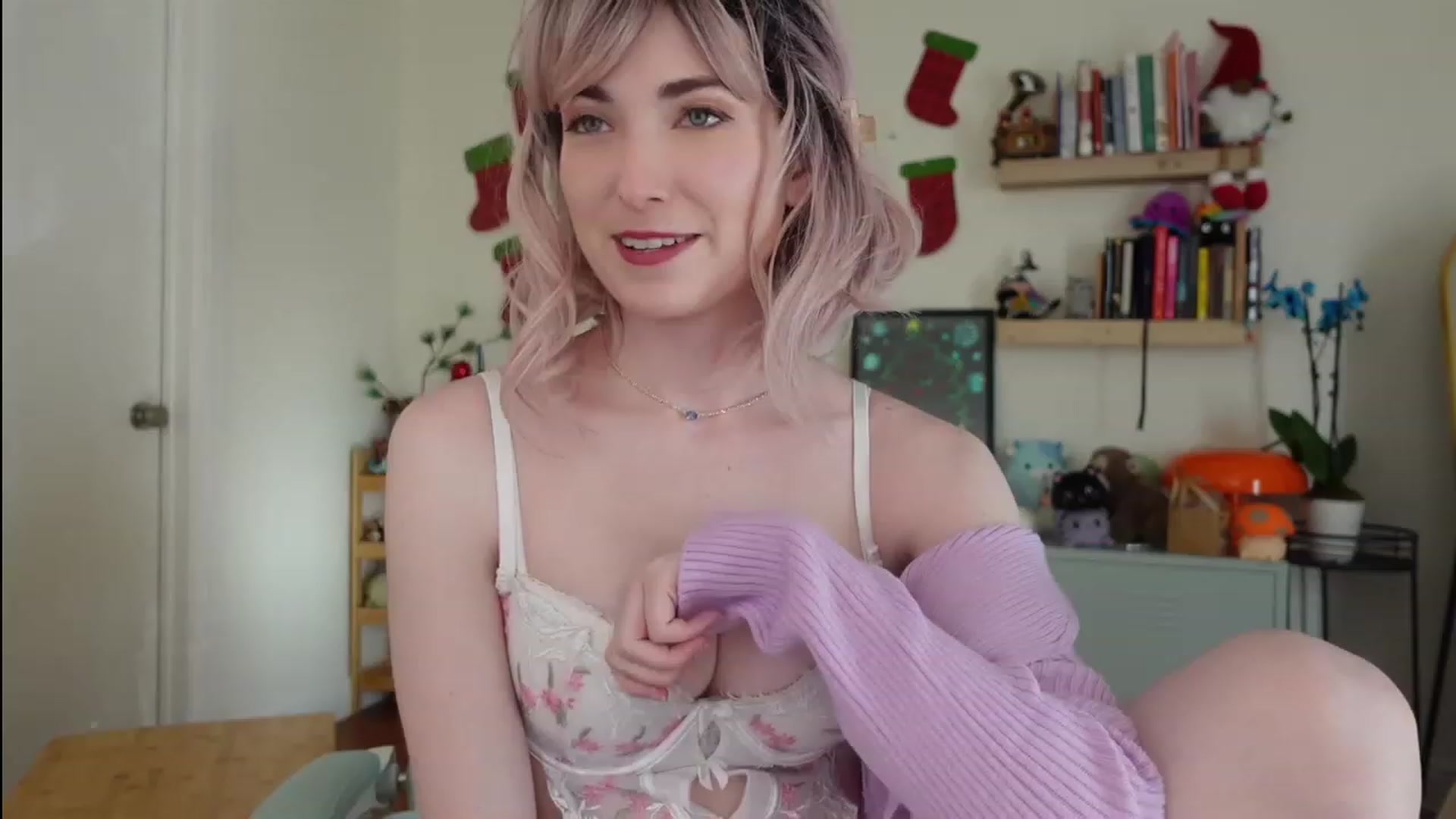 Gallery image thumbnail from Lil_blueberry's myfreecams stream on, 12/29/2023, 20:52 image 2 of 20