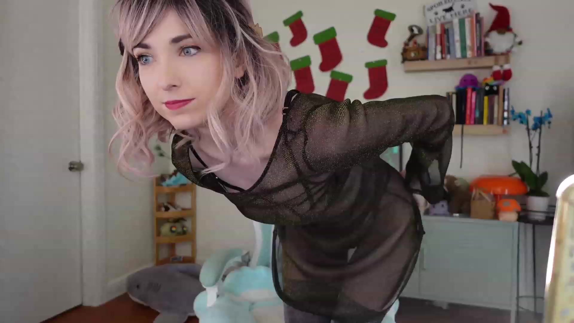 Gallery image thumbnail from Lil_blueberry's myfreecams stream on, 12/31/2023, 21:14 image 5 of 20