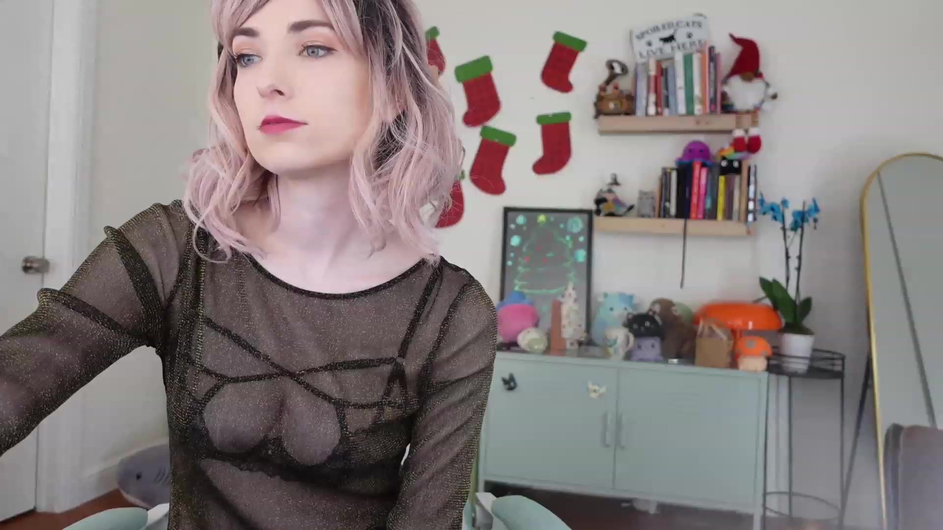 Gallery image thumbnail from Lil_blueberry's myfreecams stream on, 12/31/2023, 21:14 image 1 of 20