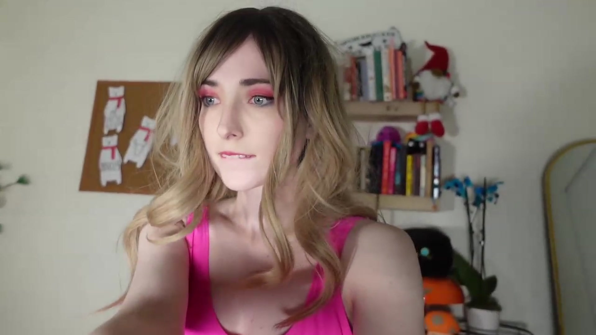 Gallery image thumbnail from Lil_blueberry's myfreecams stream on, 01/07/2024, 04:50 image 6 of 20
