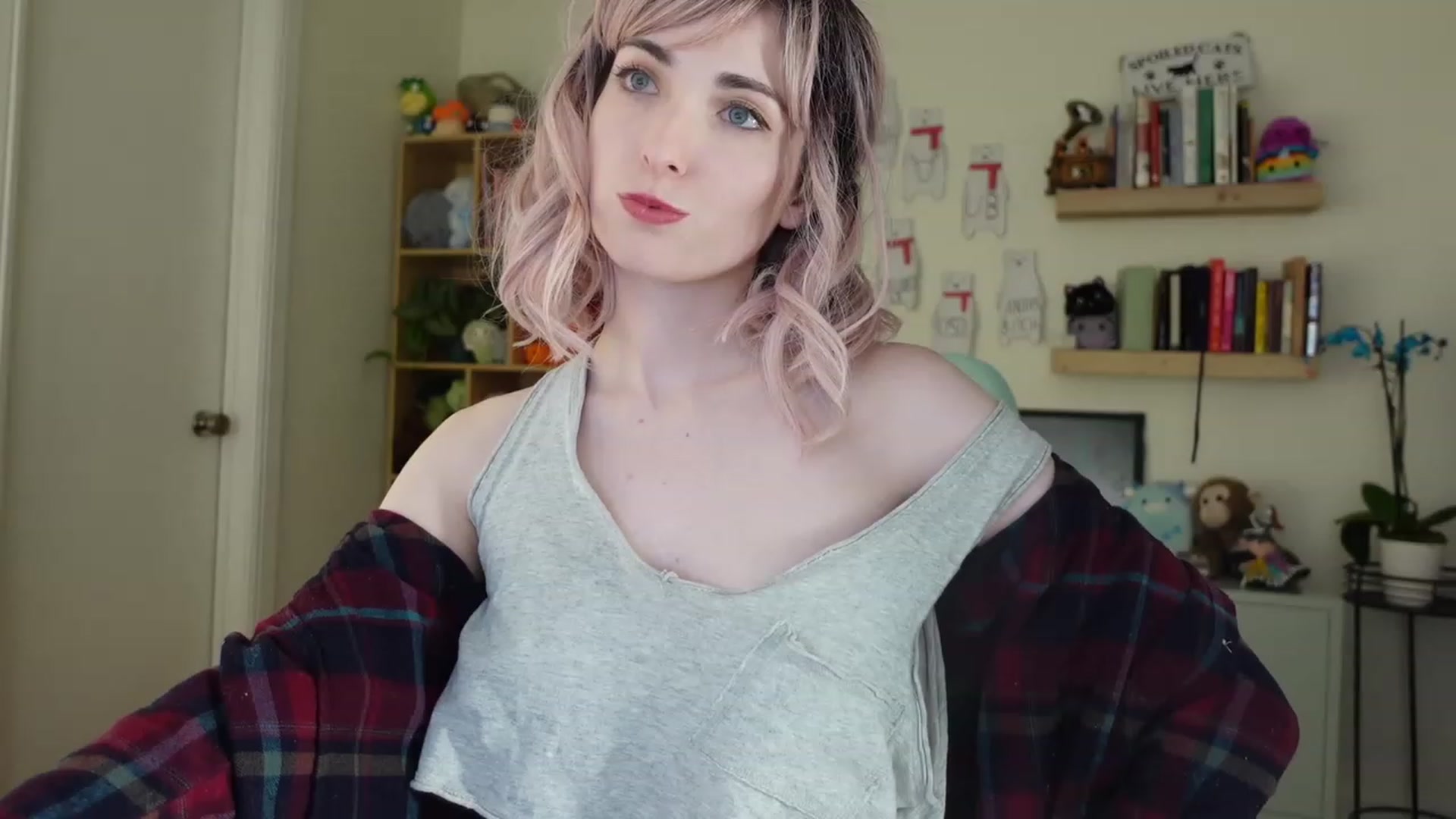 Gallery image thumbnail from Lil_blueberry's myfreecams stream on, 01/17/2024, 04:01 image 12 of 20